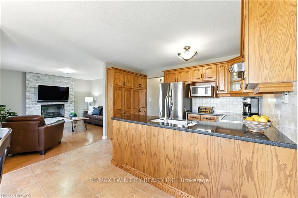 Photo 18 of 62 Zeller Drive, Kitchener — HOMEH