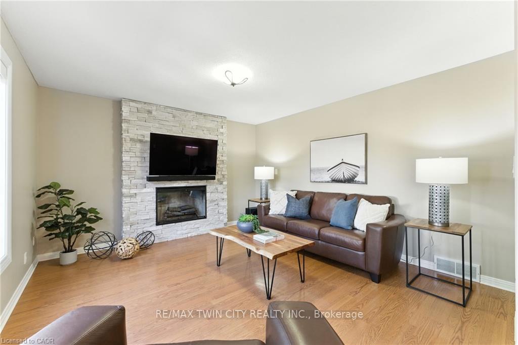 Photo 19 of 62 Zeller Drive, Kitchener — HOMEH