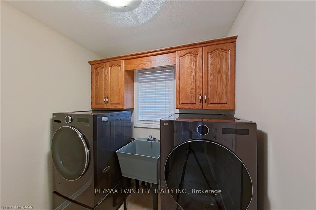 Photo 22 of 62 Zeller Drive, Kitchener — HOMEH