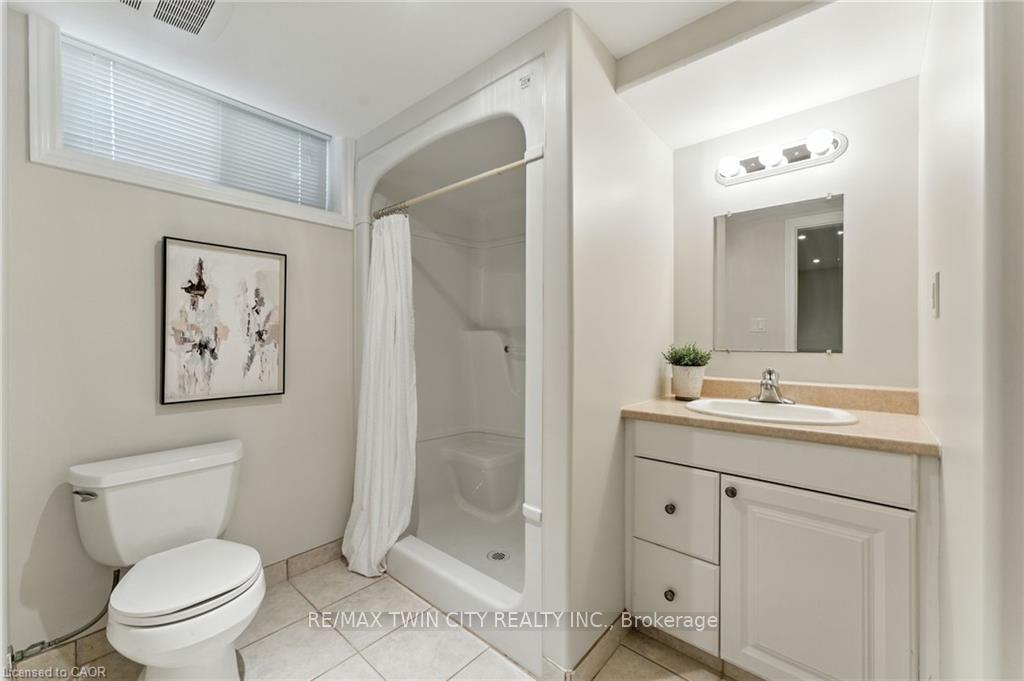 Photo 35 of 62 Zeller Drive, Kitchener — HOMEH