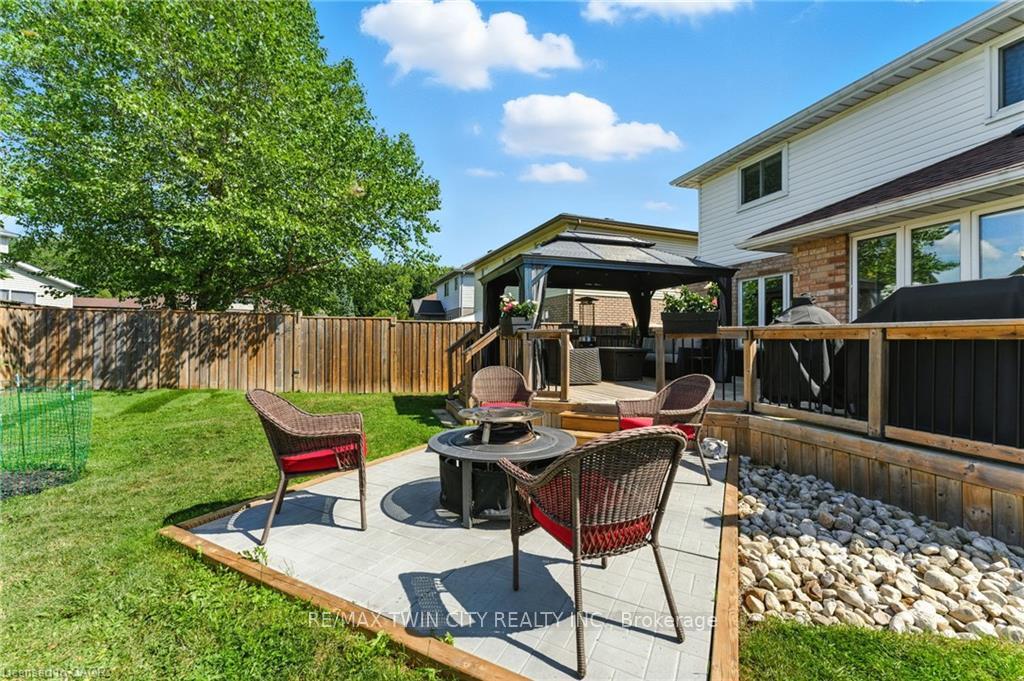 Photo 36 of 62 Zeller Drive, Kitchener — HOMEH