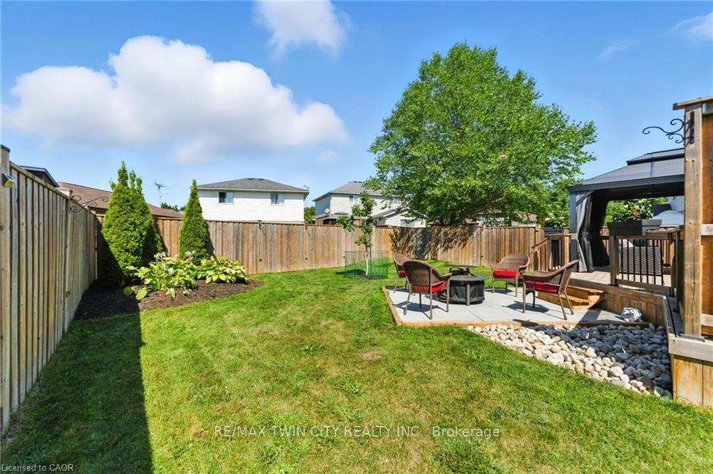 Photo 42 of 62 Zeller Drive, Kitchener — HOMEH