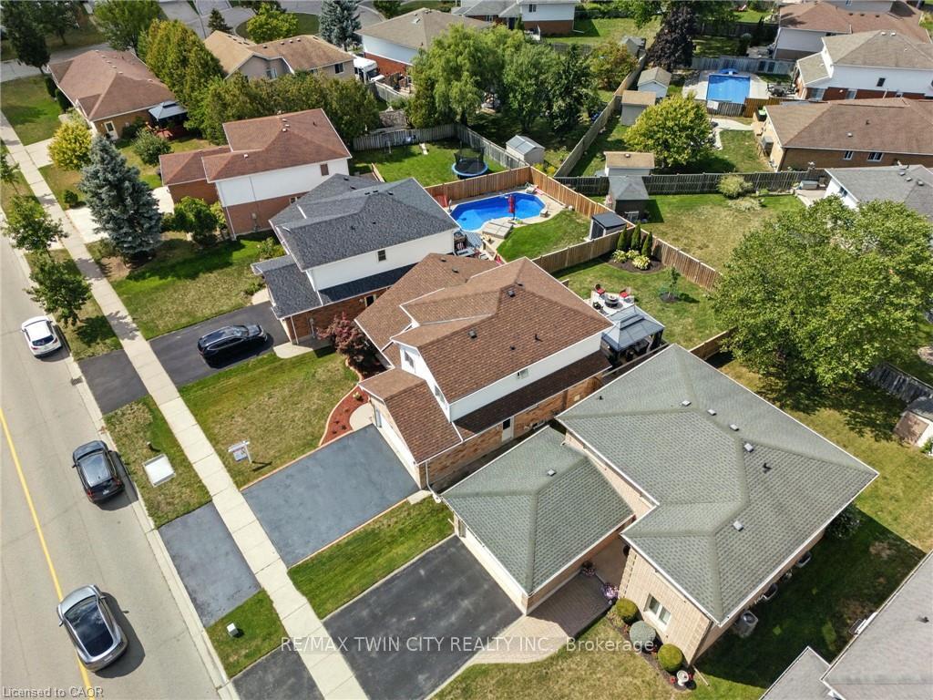 Photo 45 of 62 Zeller Drive, Kitchener — HOMEH