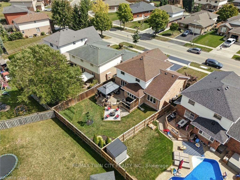 Photo 47 of 62 Zeller Drive, Kitchener — HOMEH