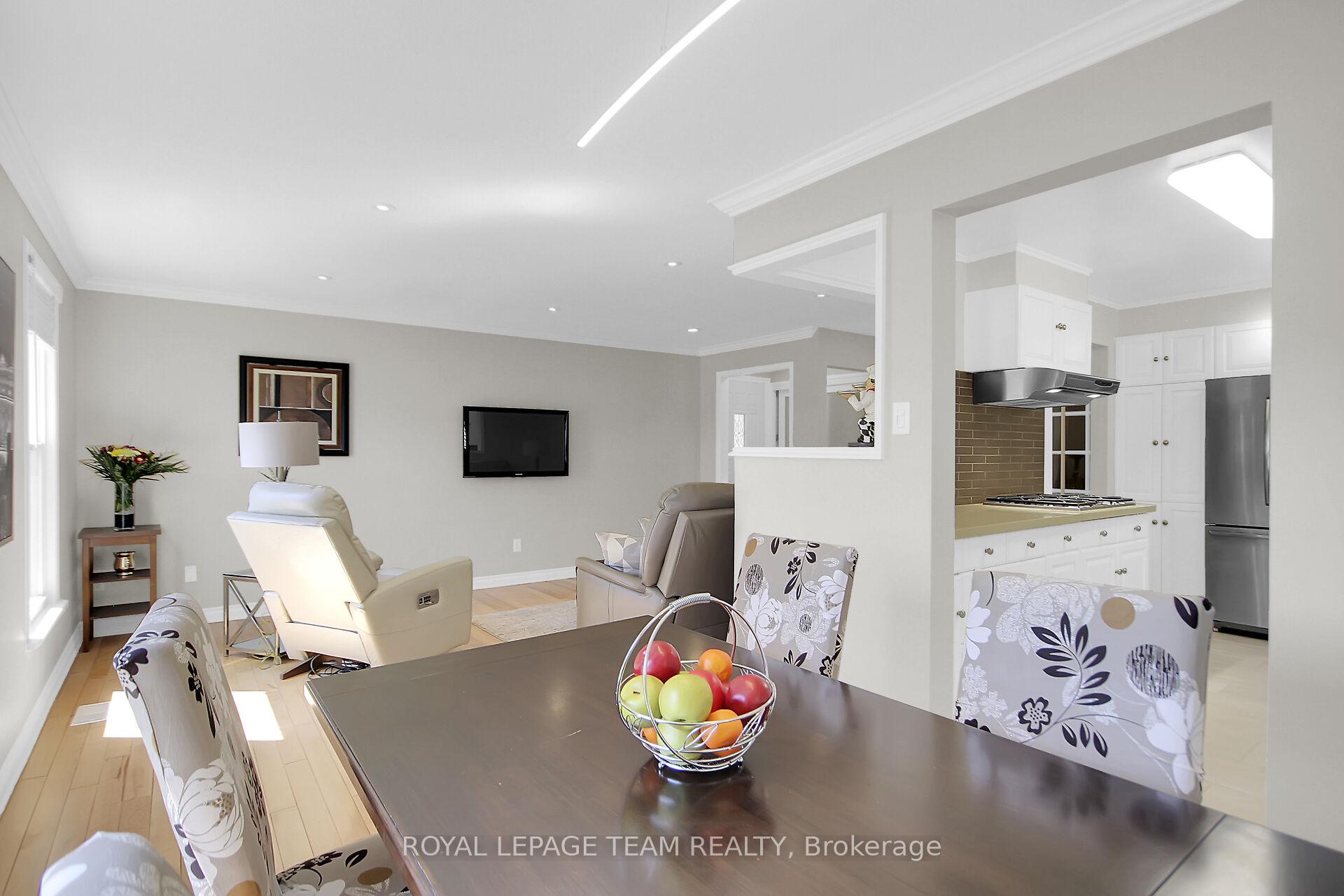 Photo 10 of 167 Abbeyhill Drive, Ottawa, Kanata - Glencairn/Hazeldean — HOMEH