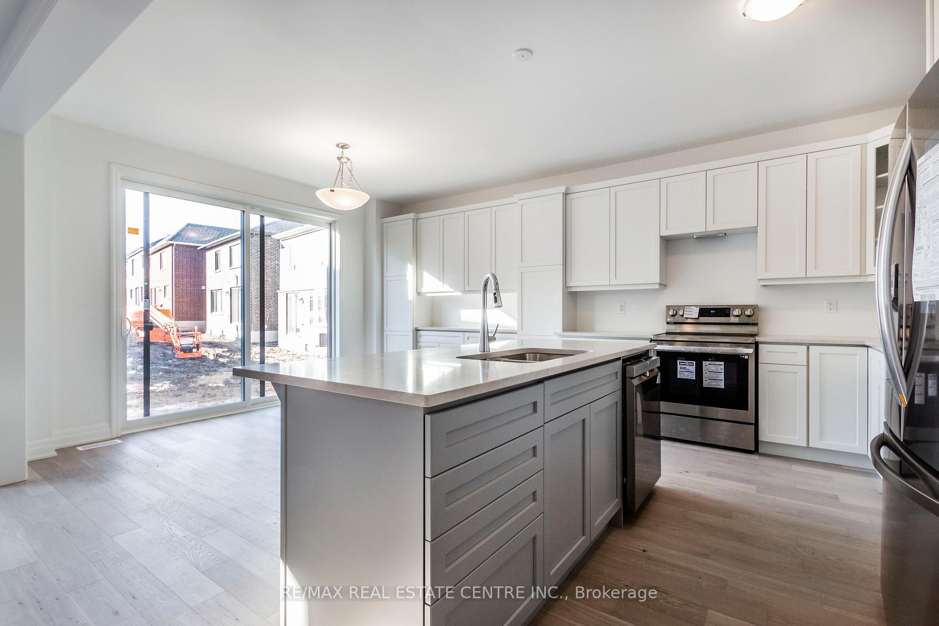 Photo 11 of 158 Histand Trail, Kitchener — HOMEH