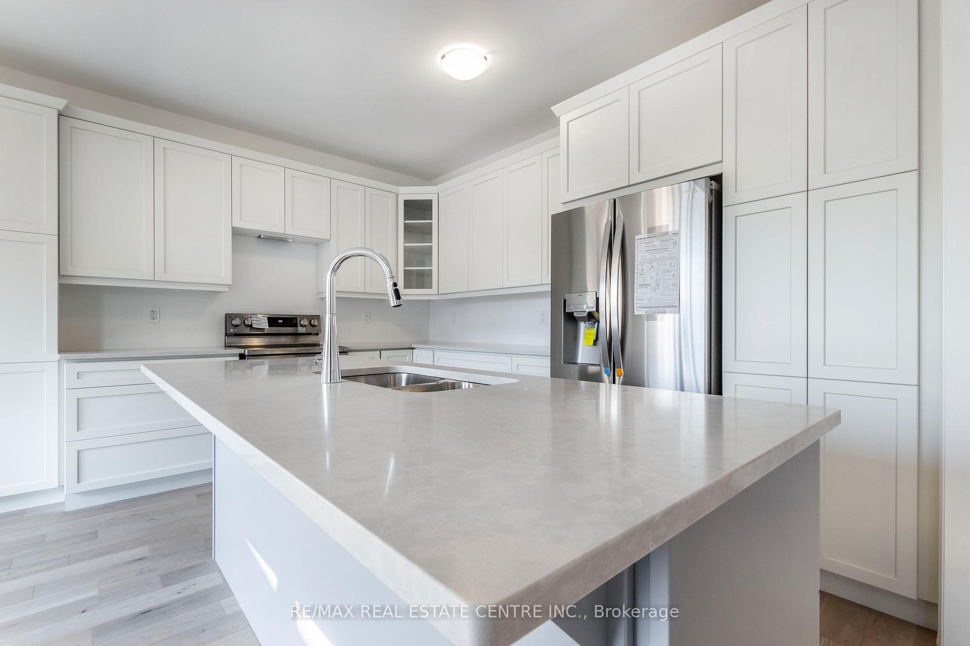 Photo 12 of 158 Histand Trail, Kitchener — HOMEH