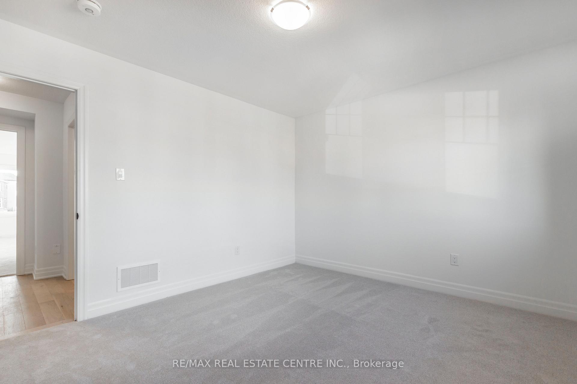 Photo 25 of 158 Histand Trail, Kitchener — HOMEH
