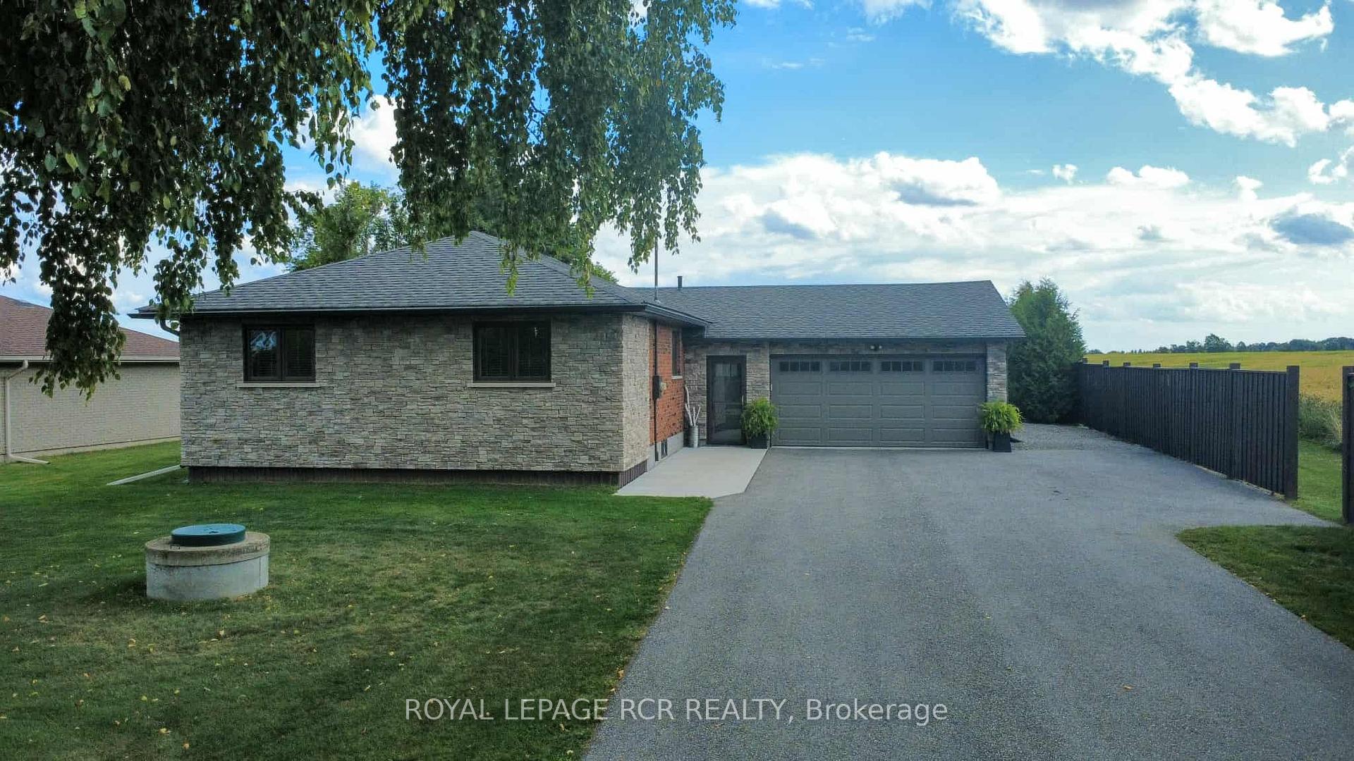 Photo 1 of 2075 Gilford Road, Innisfil, Gilford — HOMEH