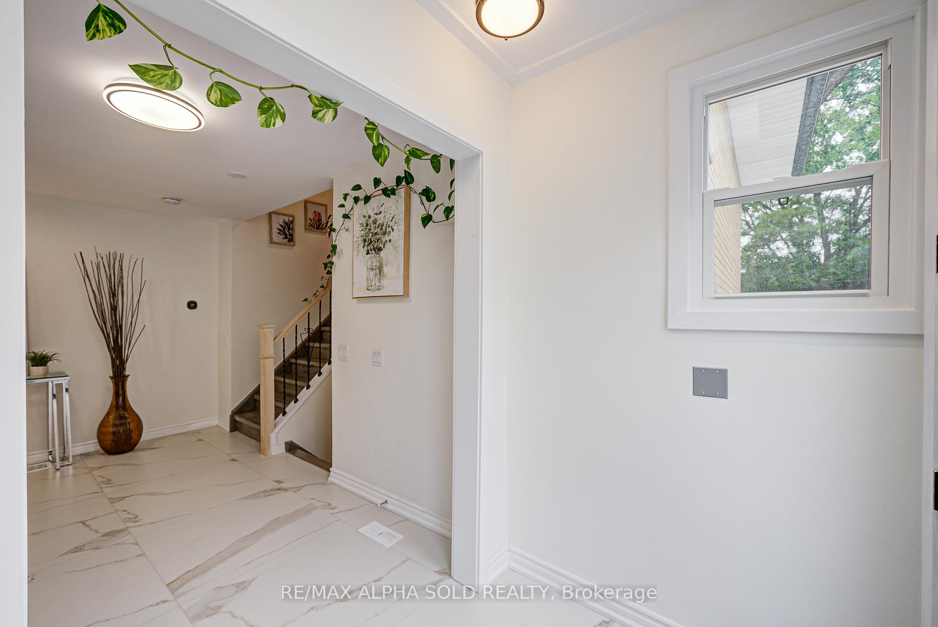 Photo 5 of 16 Arrowflight Drive, Markham, Bullock — HOMEH