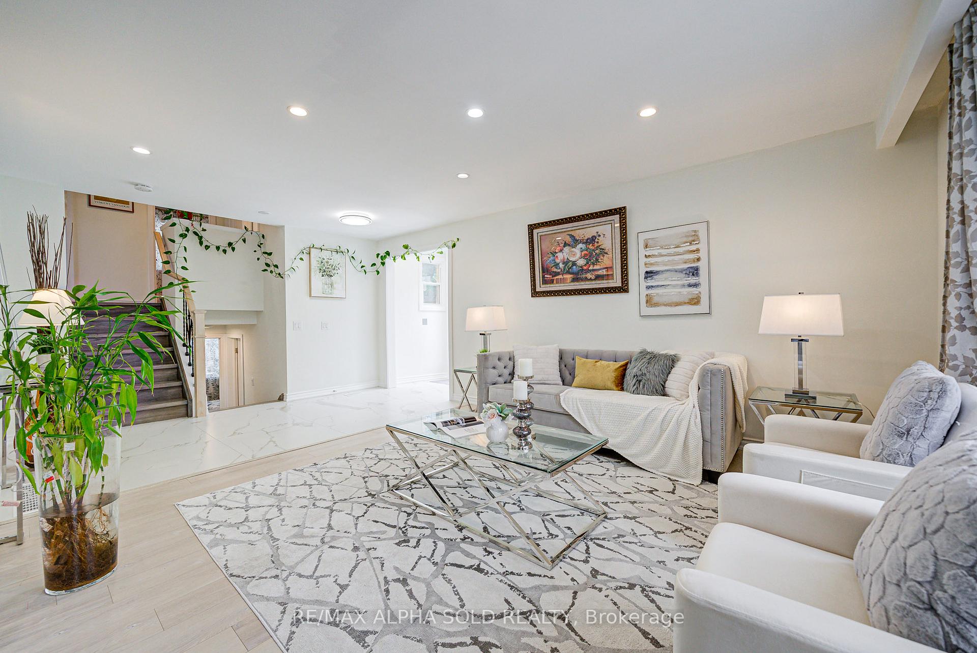 Photo 6 of 16 Arrowflight Drive, Markham, Bullock — HOMEH