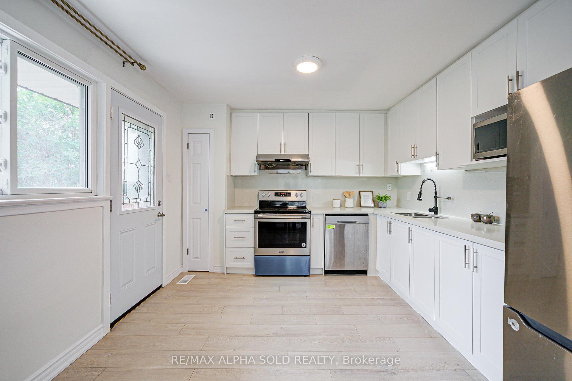 Photo 13 of 16 Arrowflight Drive, Markham, Bullock — HOMEH