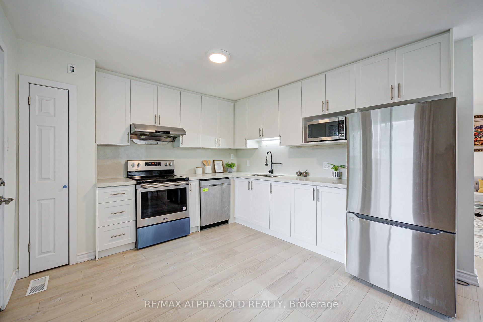 Photo 14 of 16 Arrowflight Drive, Markham, Bullock — HOMEH