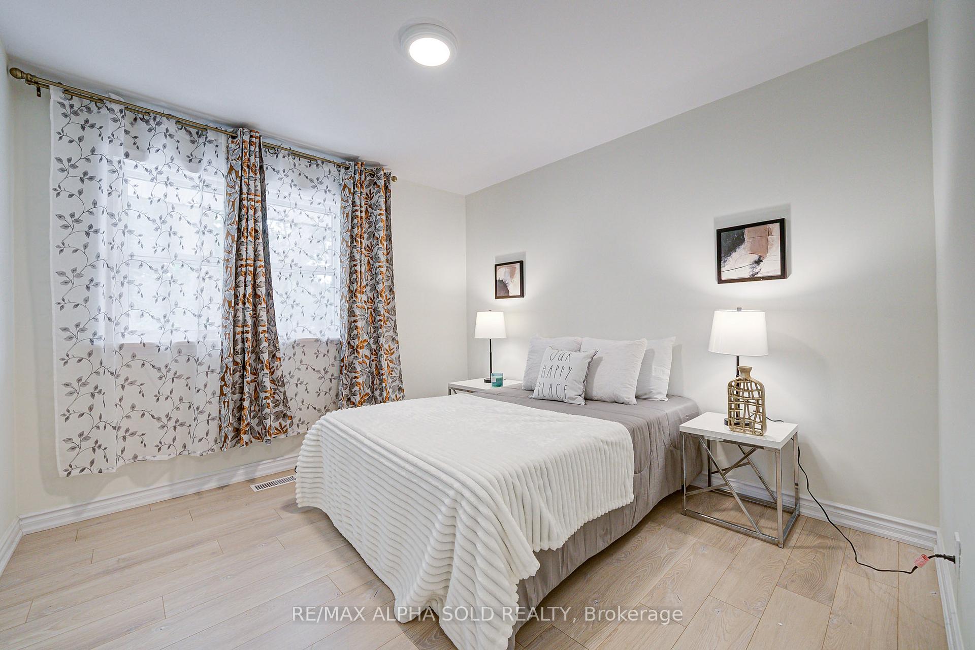 Photo 22 of 16 Arrowflight Drive, Markham, Bullock — HOMEH