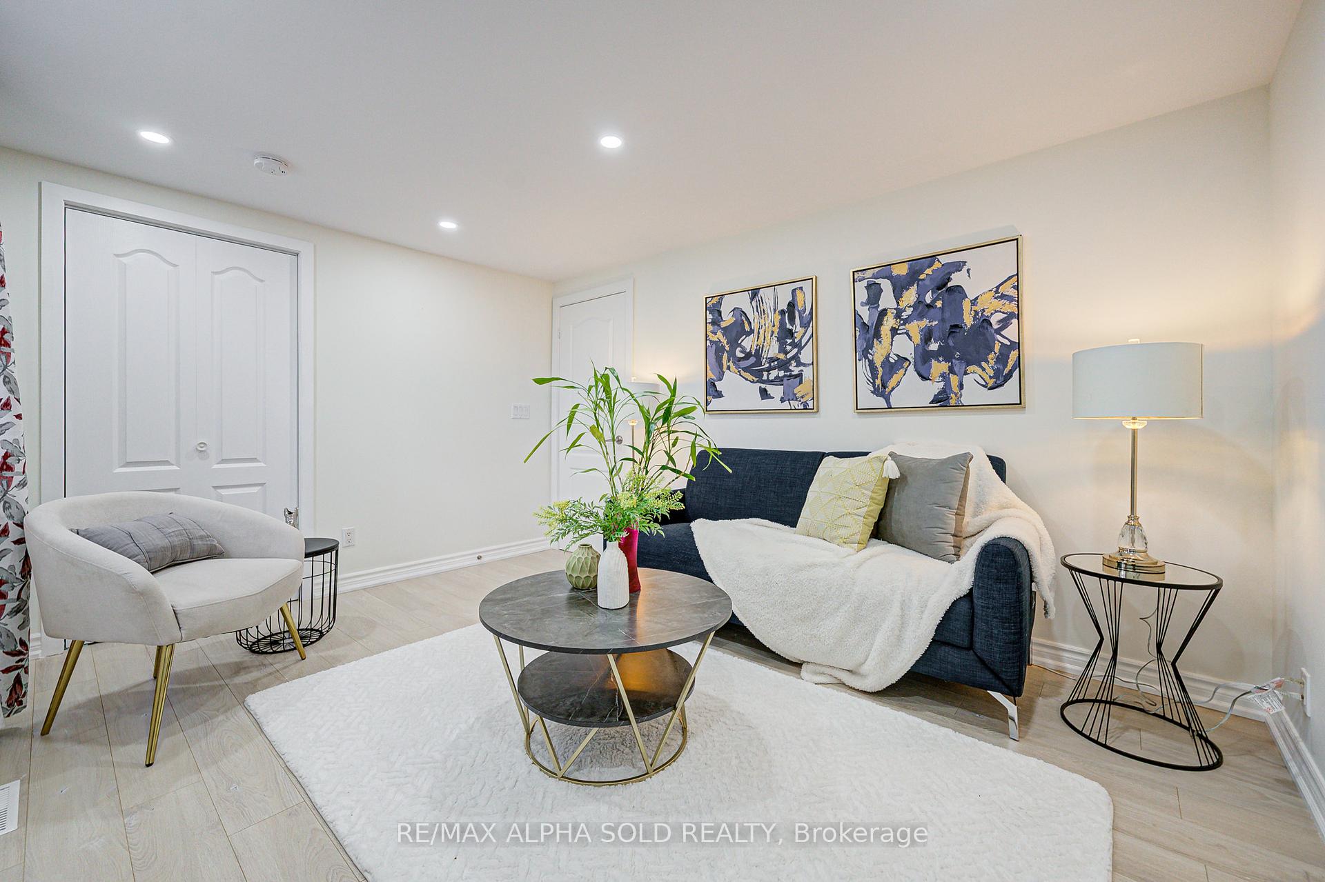 Photo 35 of 16 Arrowflight Drive, Markham, Bullock — HOMEH