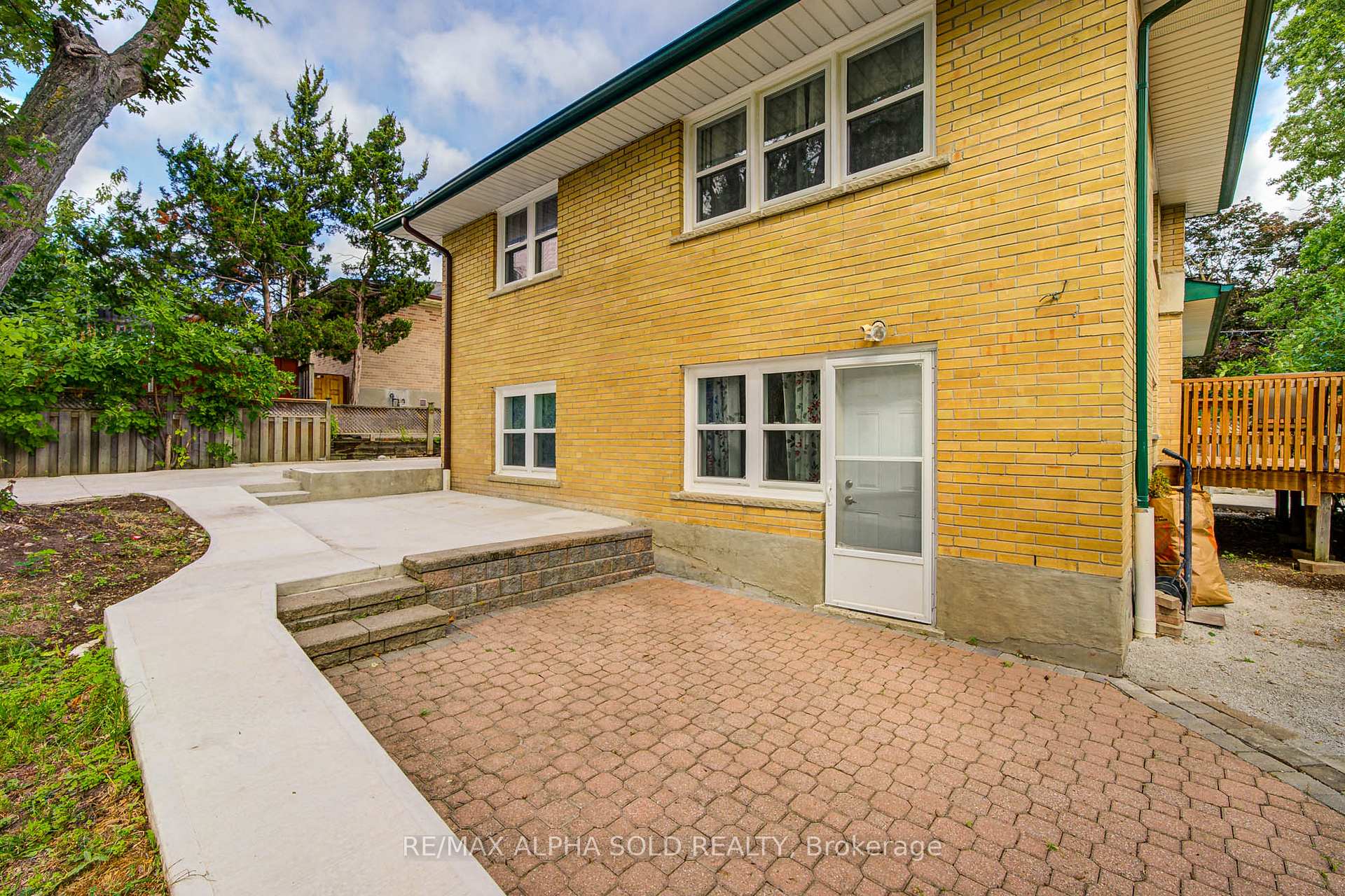 Photo 46 of 16 Arrowflight Drive, Markham, Bullock — HOMEH