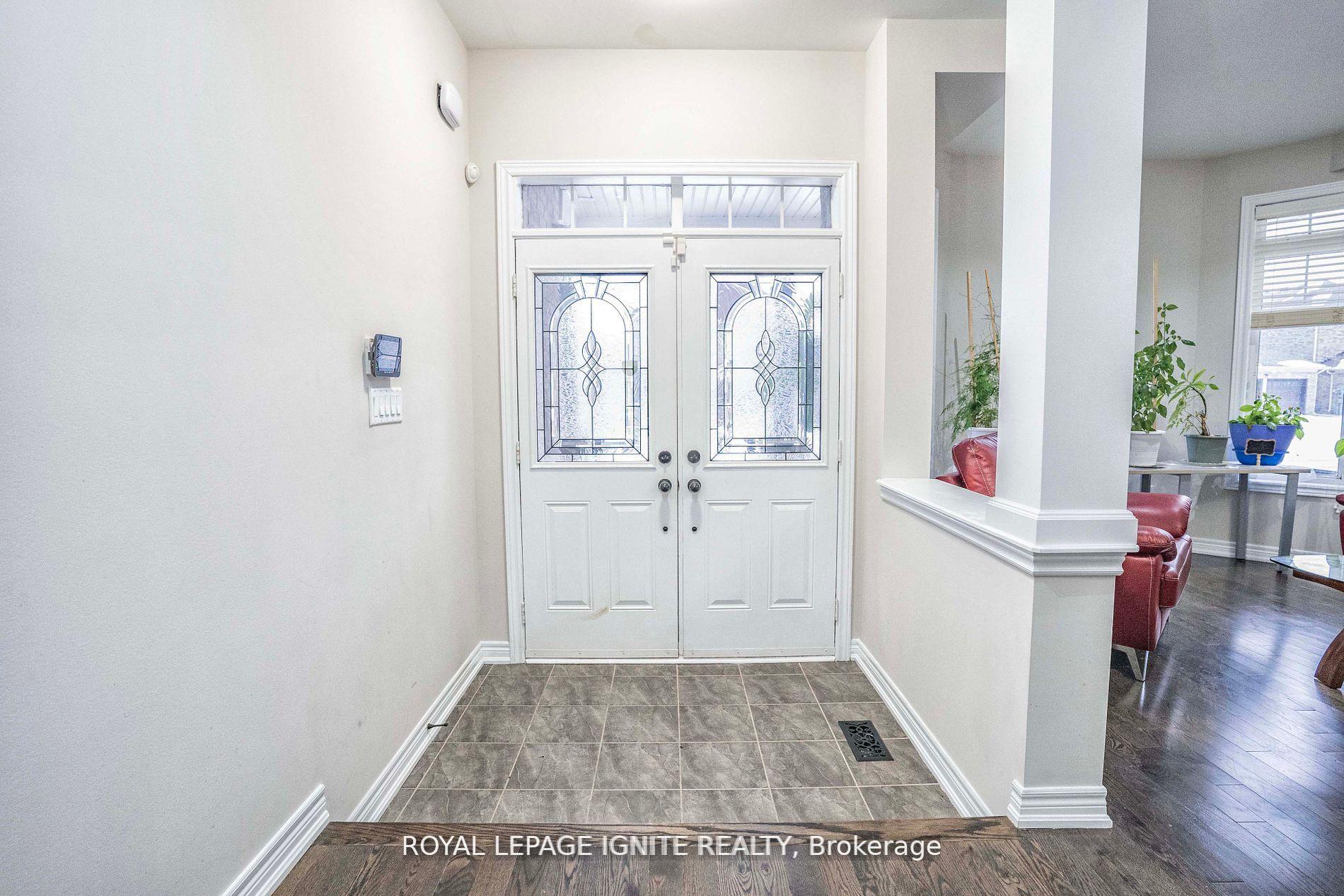 Photo 3 of 1382 Dallman Street, Innisfil, Lefroy — HOMEH