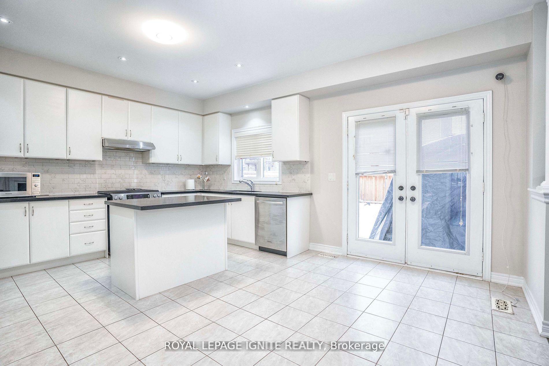 Photo 11 of 1382 Dallman Street, Innisfil, Lefroy — HOMEH