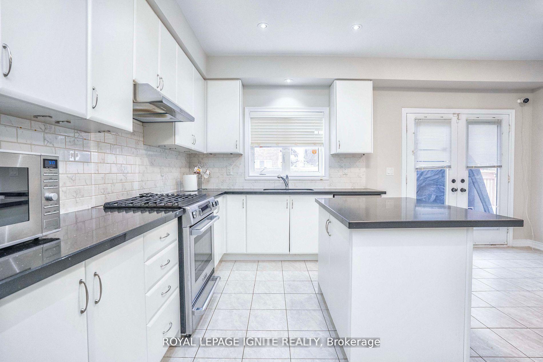 Photo 14 of 1382 Dallman Street, Innisfil, Lefroy — HOMEH