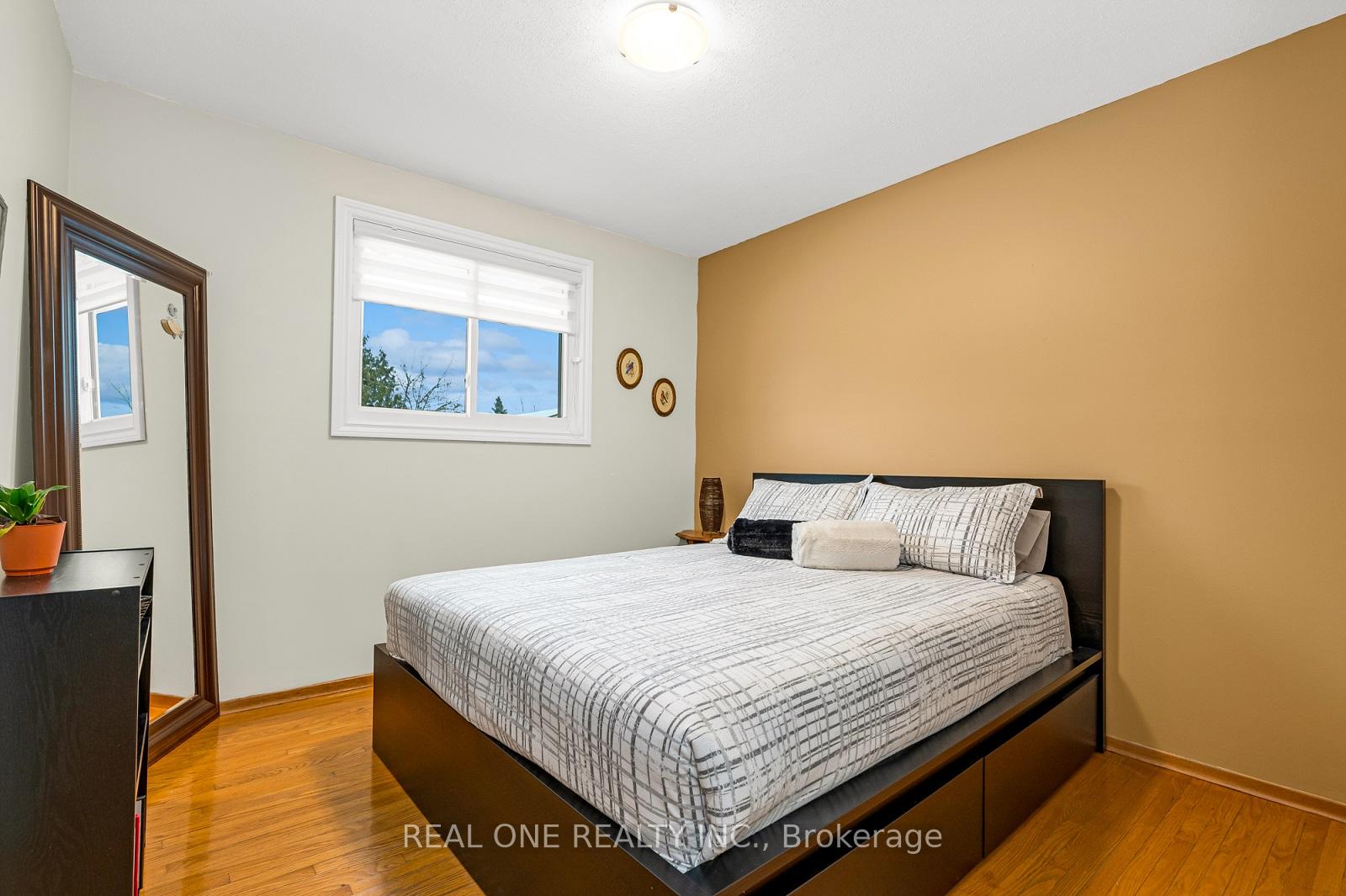Photo 9 of 103 Burrwood Drive, Hamilton, Rolston — HOMEH