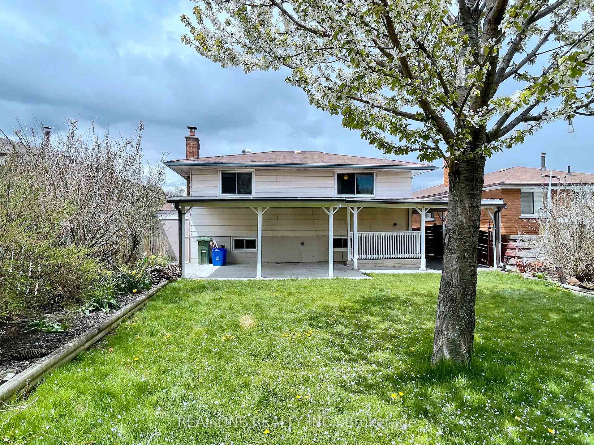 Photo 19 of 103 Burrwood Drive, Hamilton, Rolston — HOMEH