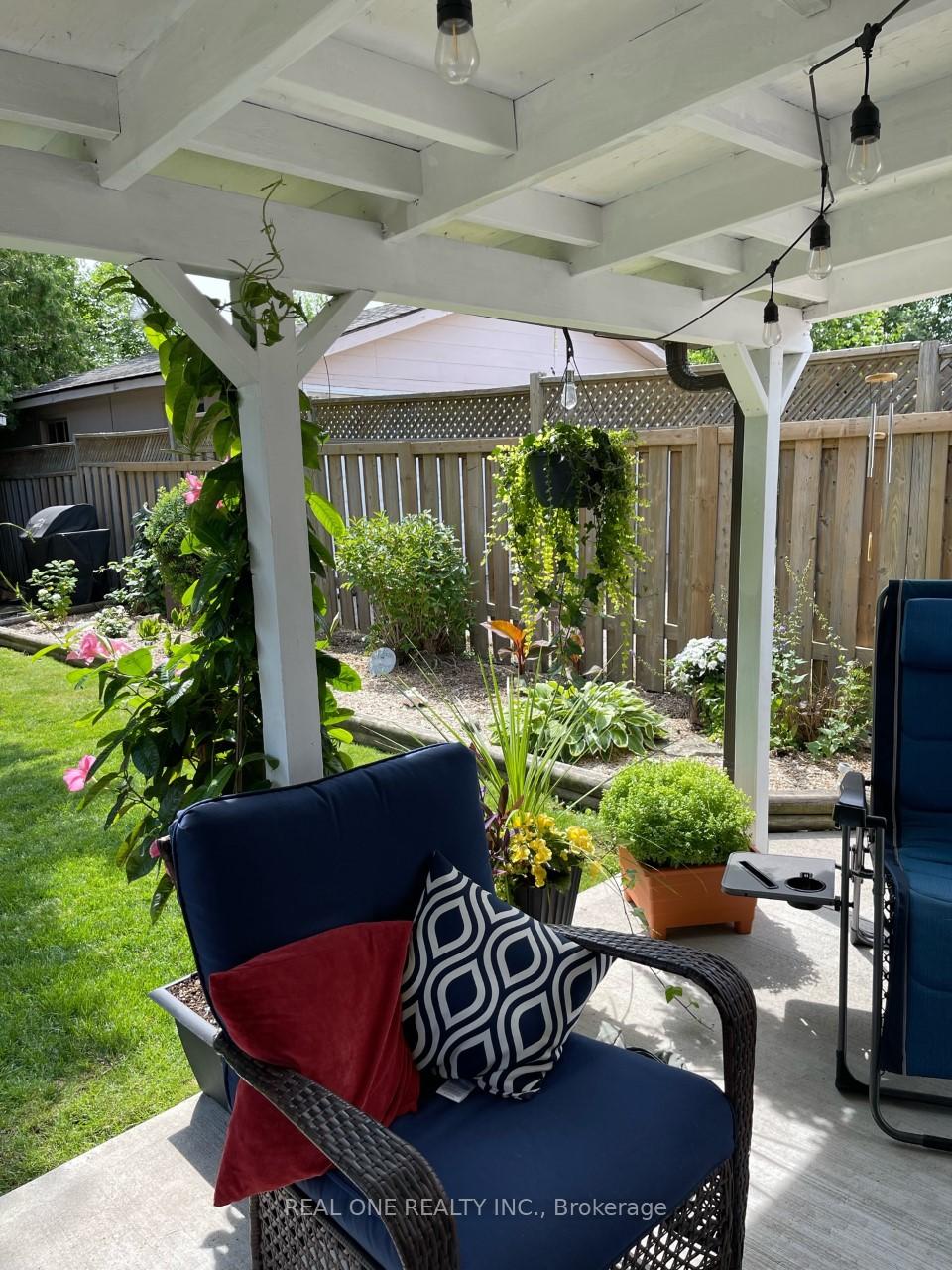Photo 25 of 103 Burrwood Drive, Hamilton, Rolston — HOMEH