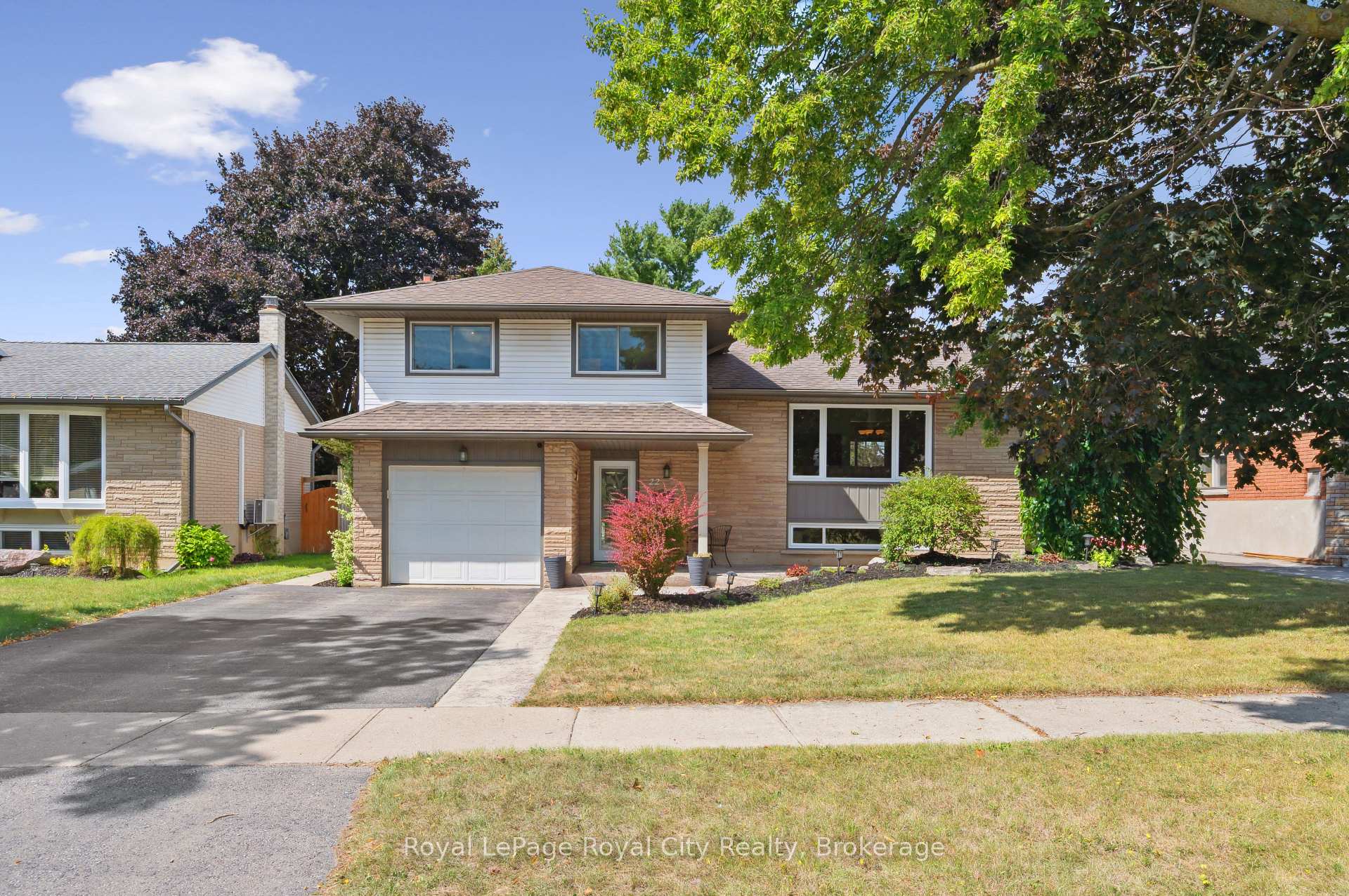 Photo 1 of 22 Owen Avenue, Kitchener, Heritage Park - Kitchener — HOMEH
