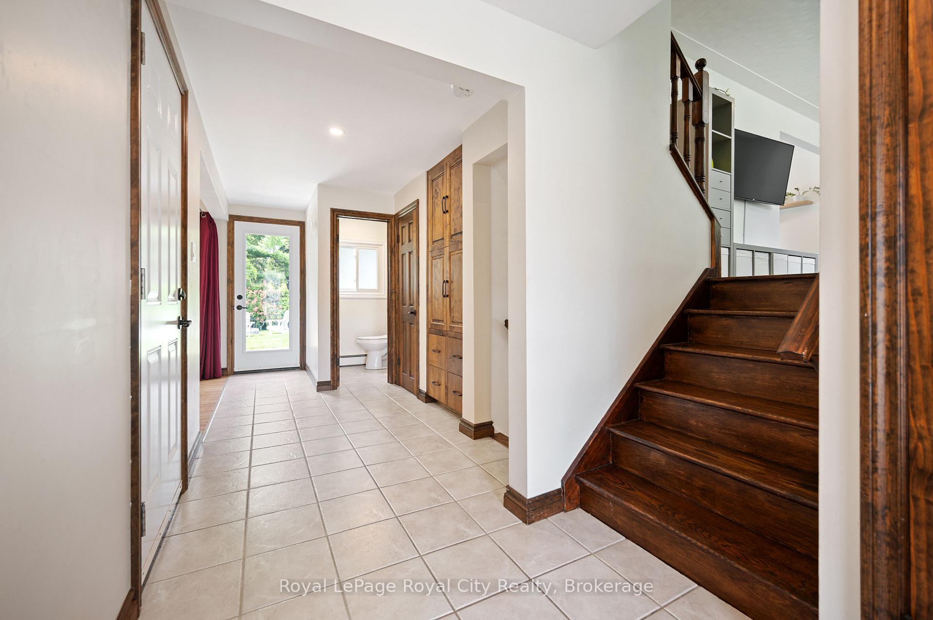 Photo 5 of 22 Owen Avenue, Kitchener, Heritage Park - Kitchener — HOMEH