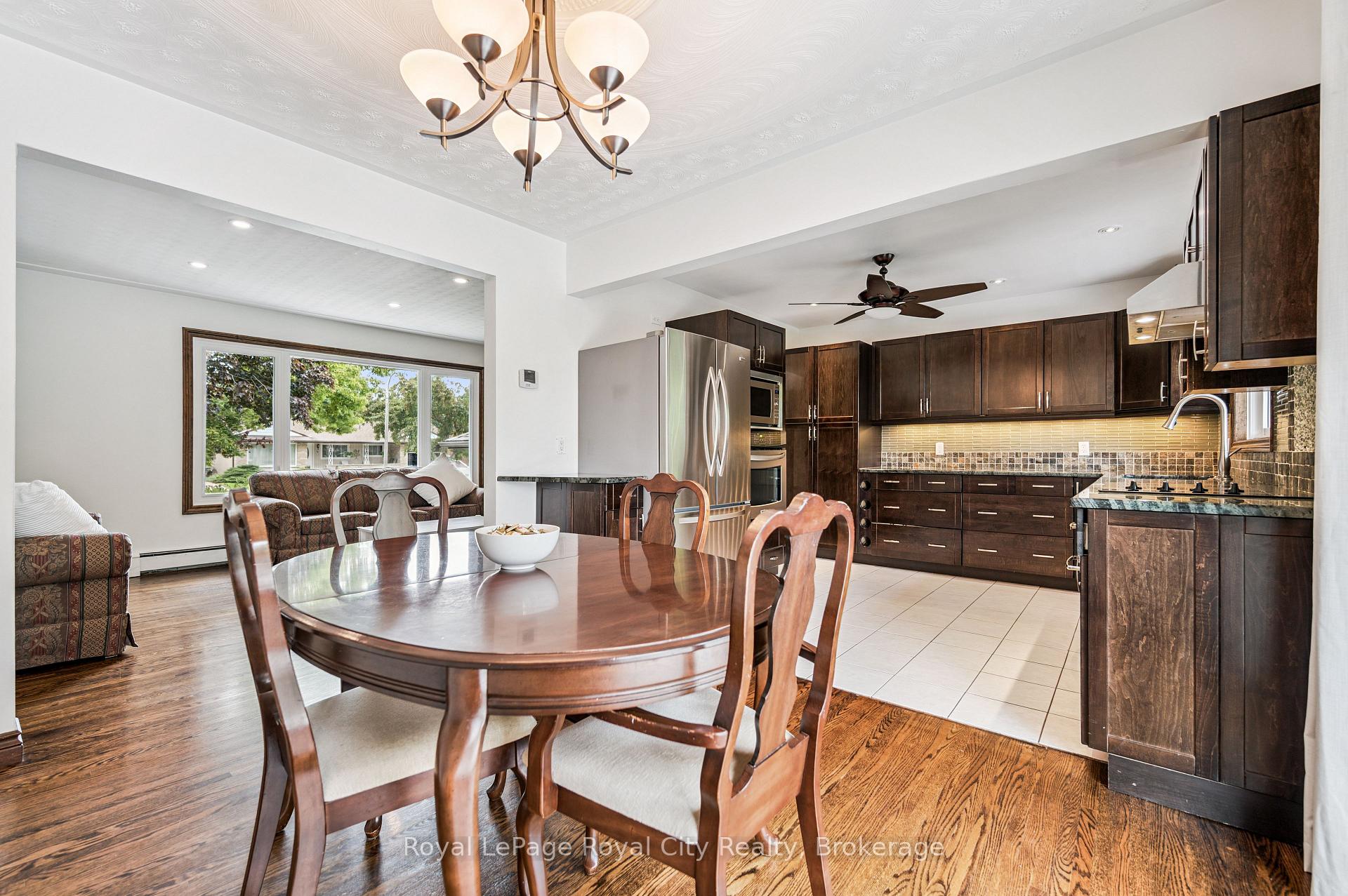 Photo 13 of 22 Owen Avenue, Kitchener, Heritage Park - Kitchener — HOMEH