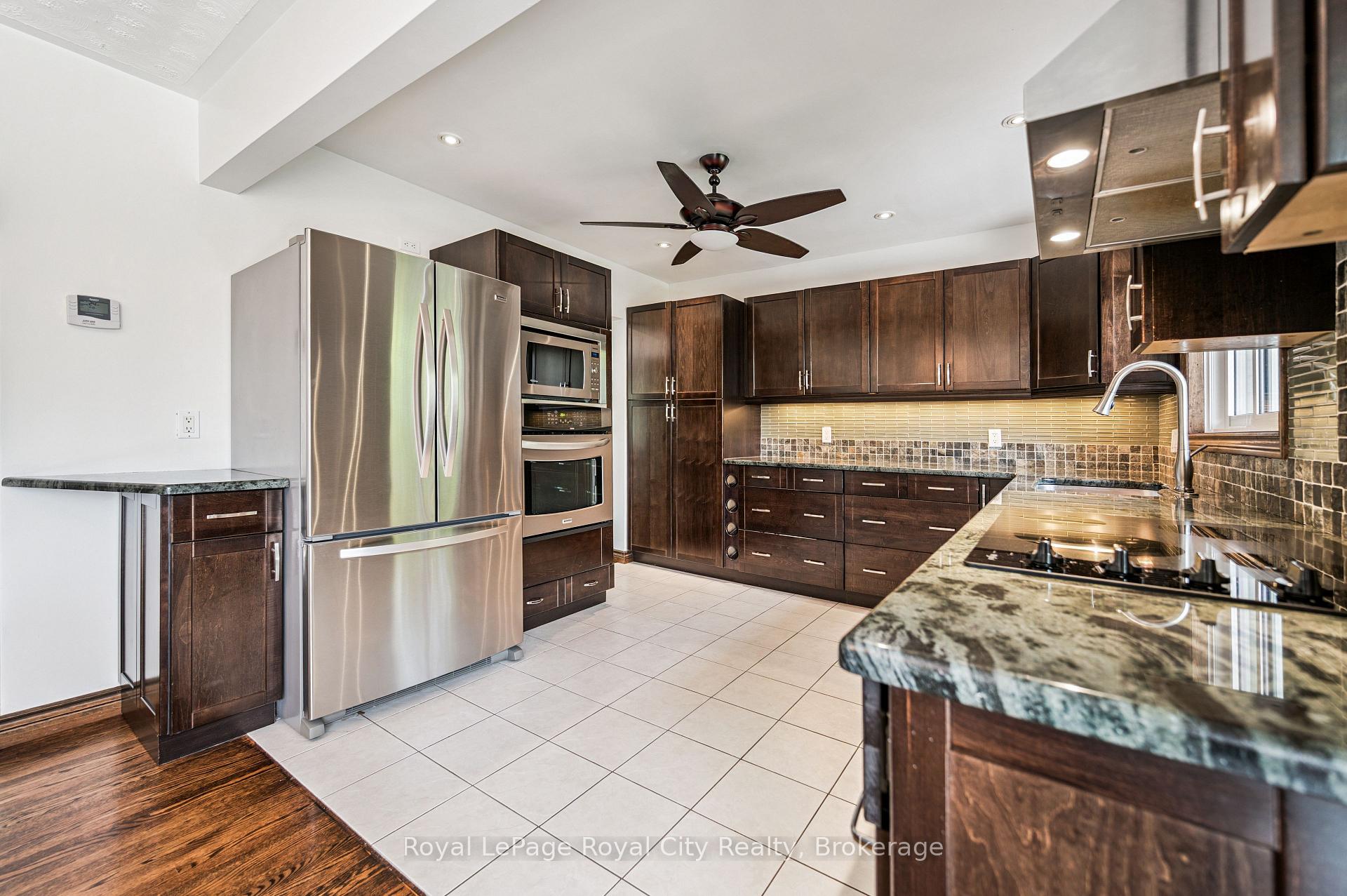 Photo 14 of 22 Owen Avenue, Kitchener, Heritage Park - Kitchener — HOMEH