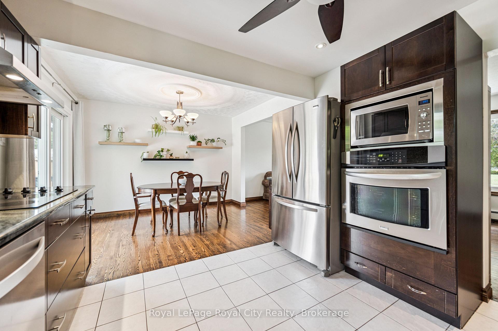 Photo 17 of 22 Owen Avenue, Kitchener, Heritage Park - Kitchener — HOMEH
