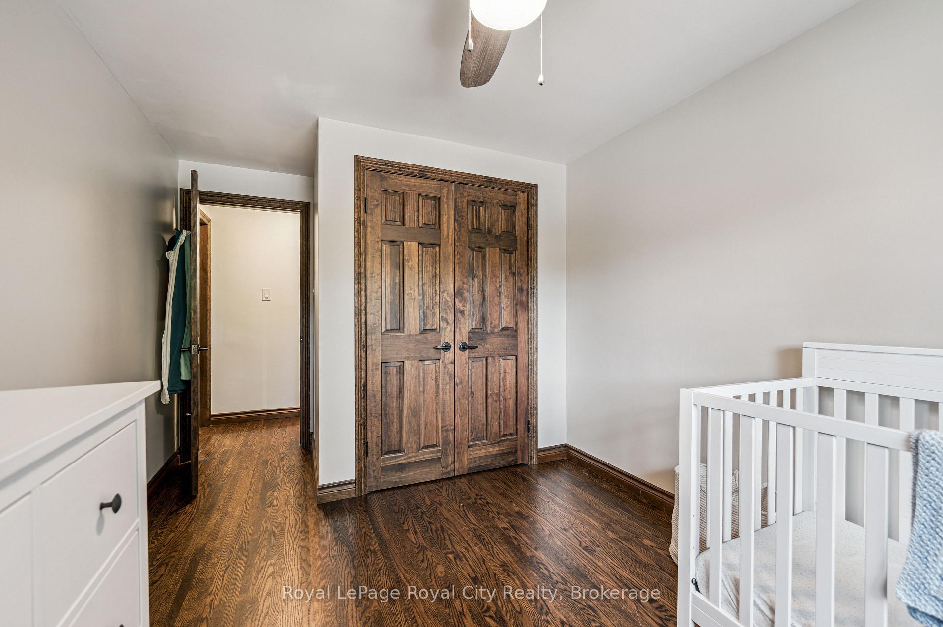 Photo 19 of 22 Owen Avenue, Kitchener, Heritage Park - Kitchener — HOMEH