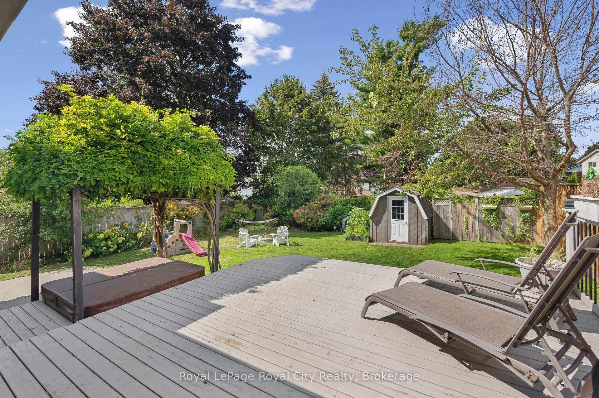 Photo 29 of 22 Owen Avenue, Kitchener, Heritage Park - Kitchener — HOMEH