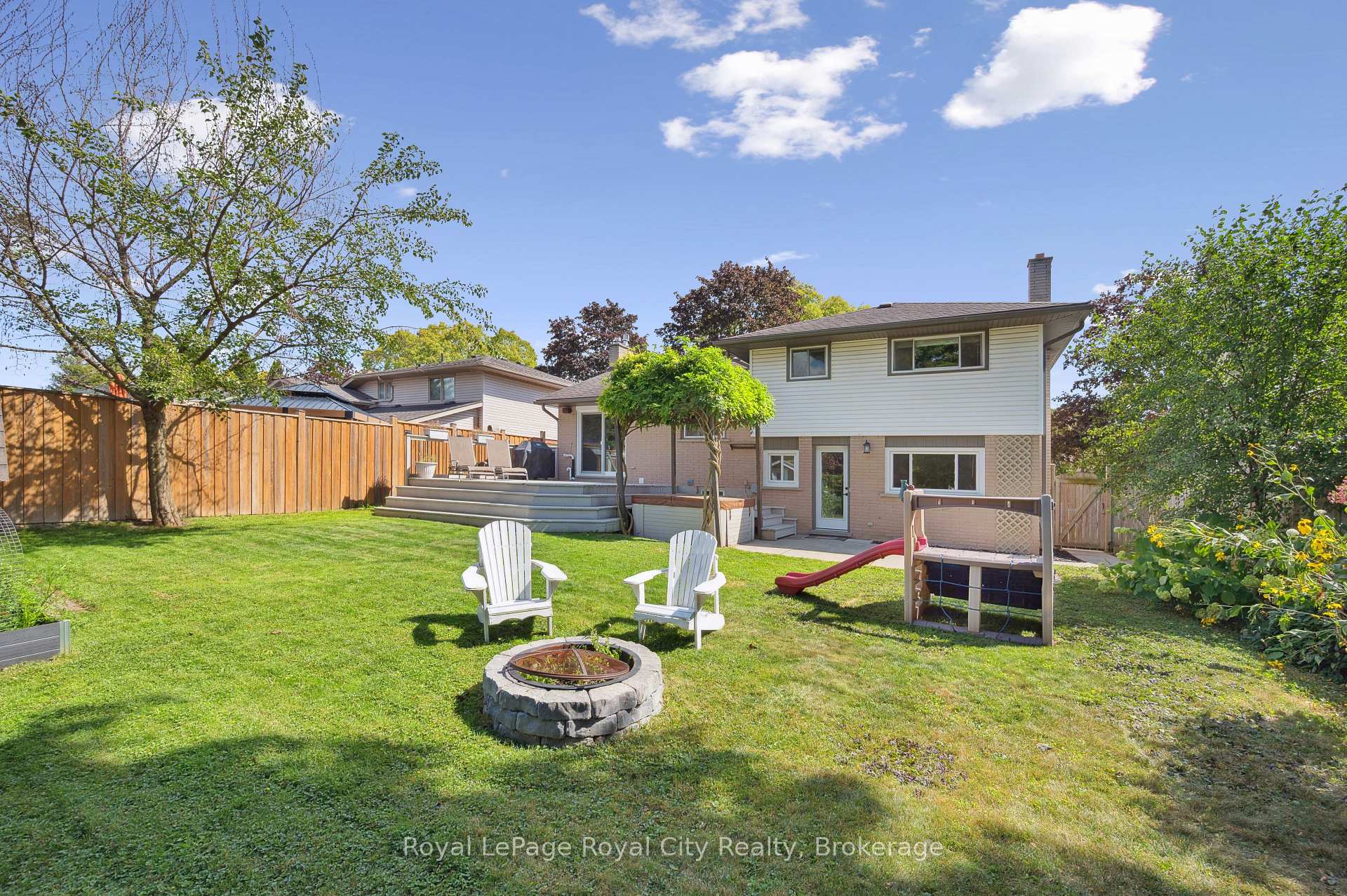 Photo 32 of 22 Owen Avenue, Kitchener, Heritage Park - Kitchener — HOMEH