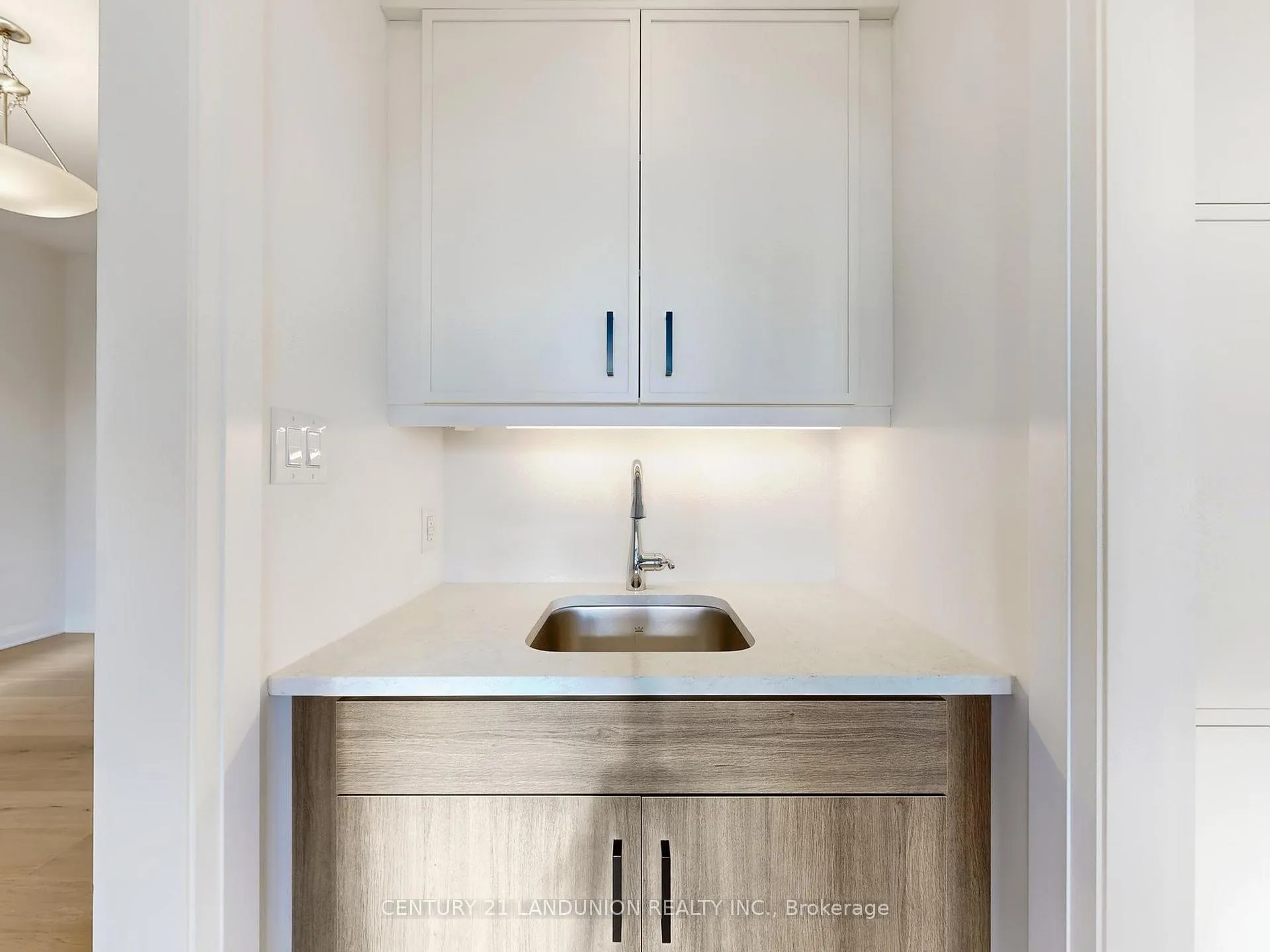 Photo 15 of 19 Spring Oak Crescent, Markham, Rural Markham — HOMEH