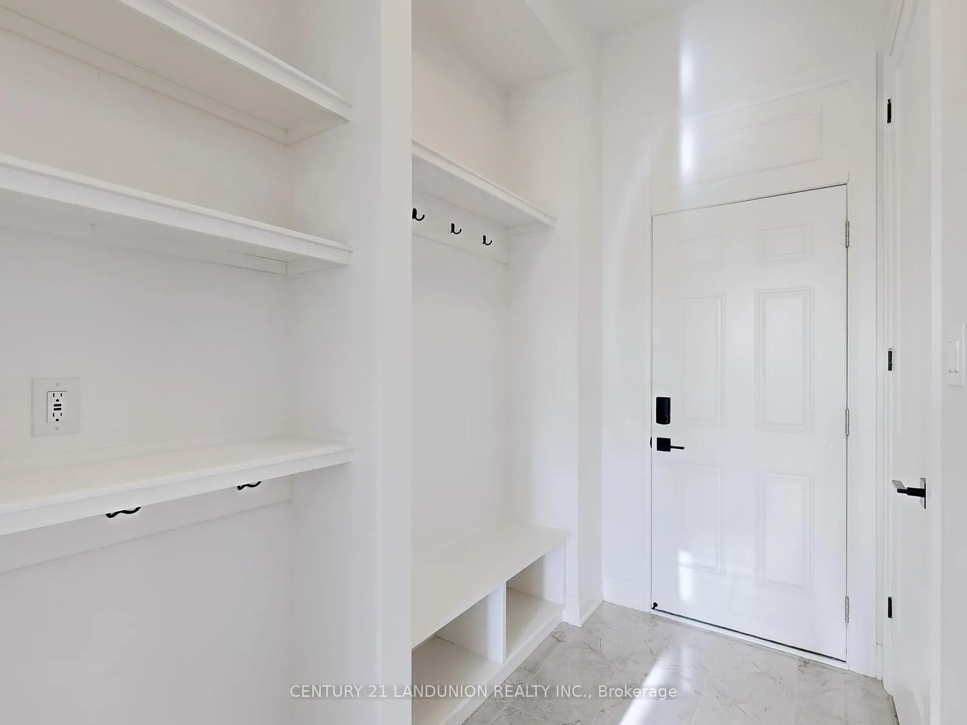 Photo 16 of 19 Spring Oak Crescent, Markham, Rural Markham — HOMEH