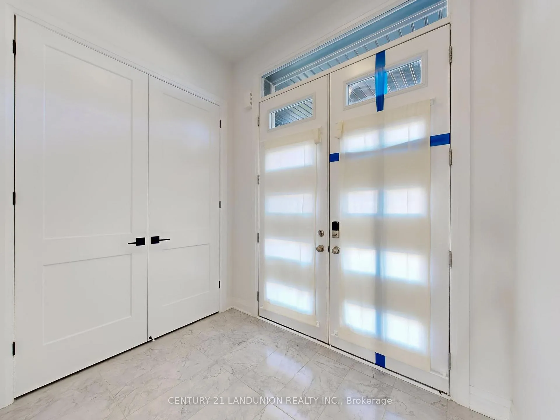 Photo 20 of 19 Spring Oak Crescent, Markham, Rural Markham — HOMEH