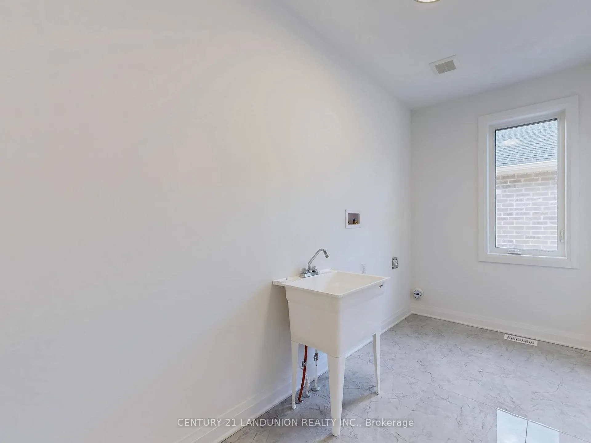 Photo 40 of 19 Spring Oak Crescent, Markham, Rural Markham — HOMEH