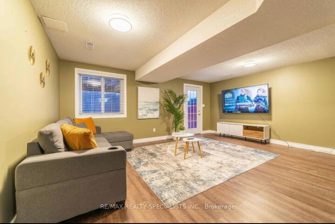 Photo 2 of 60 Everglade Crescent, Kitchener, Larentian West — HOMEH