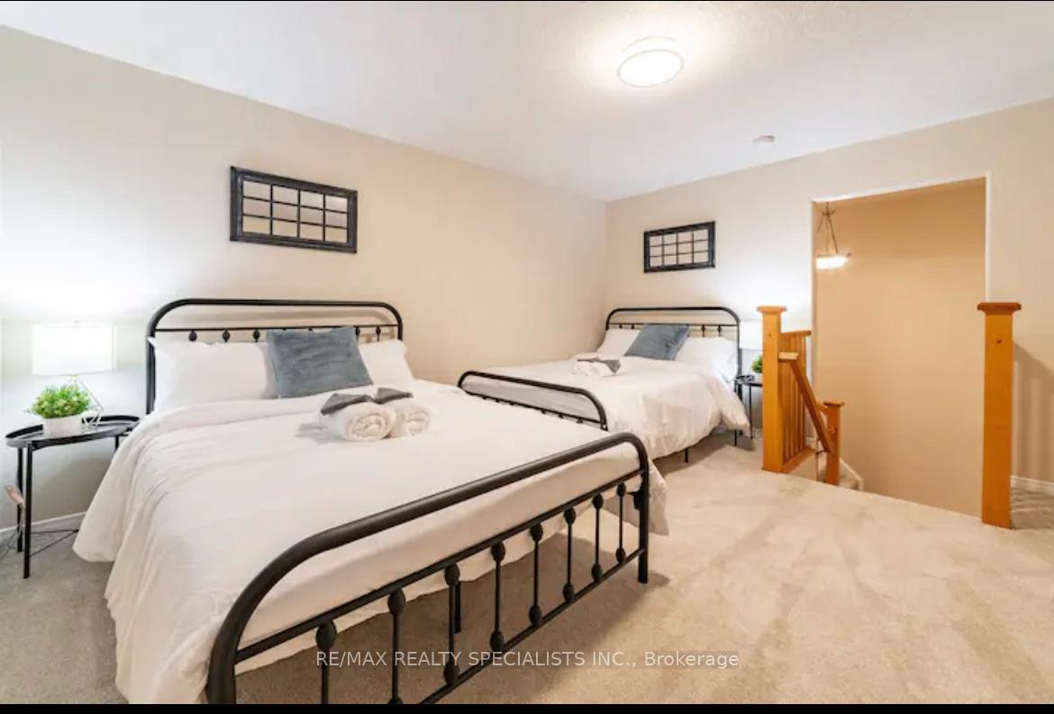 Photo 9 of 60 Everglade Crescent, Kitchener, Larentian West — HOMEH