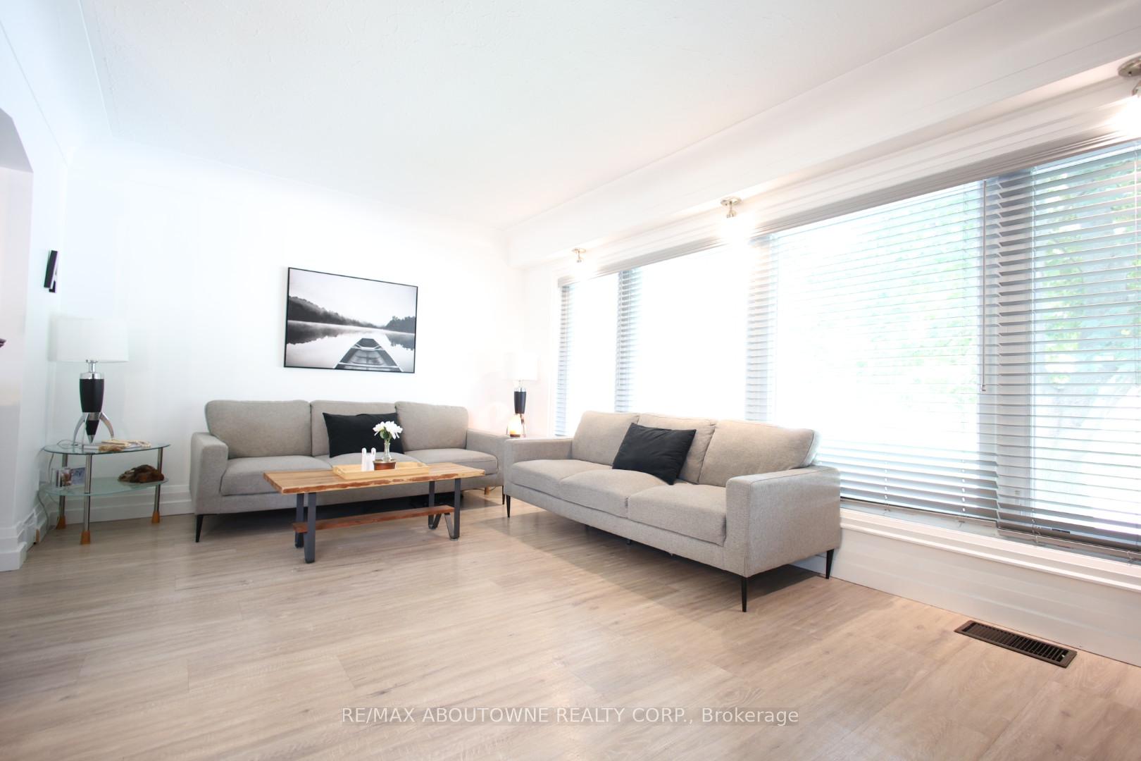 Photo 4 of 66 Grant Boulevard, Hamilton, Dundas — HOMEH