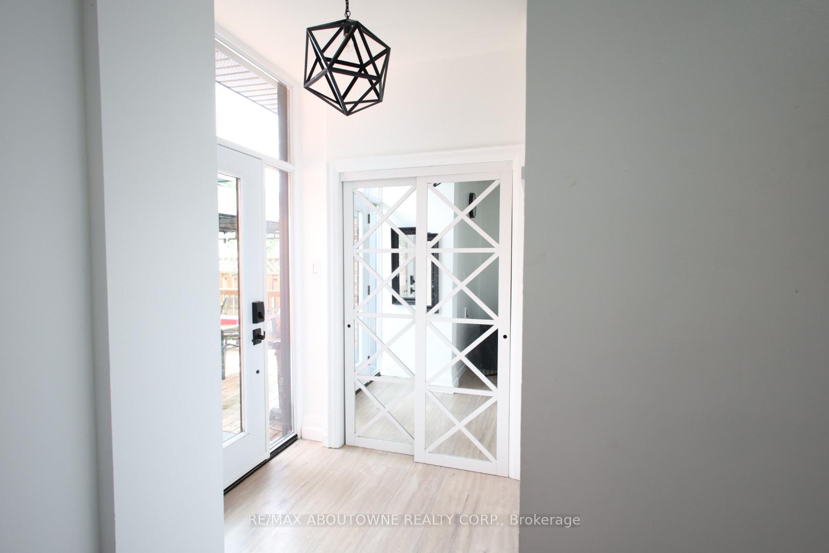Photo 17 of 66 Grant Boulevard, Hamilton, Dundas — HOMEH