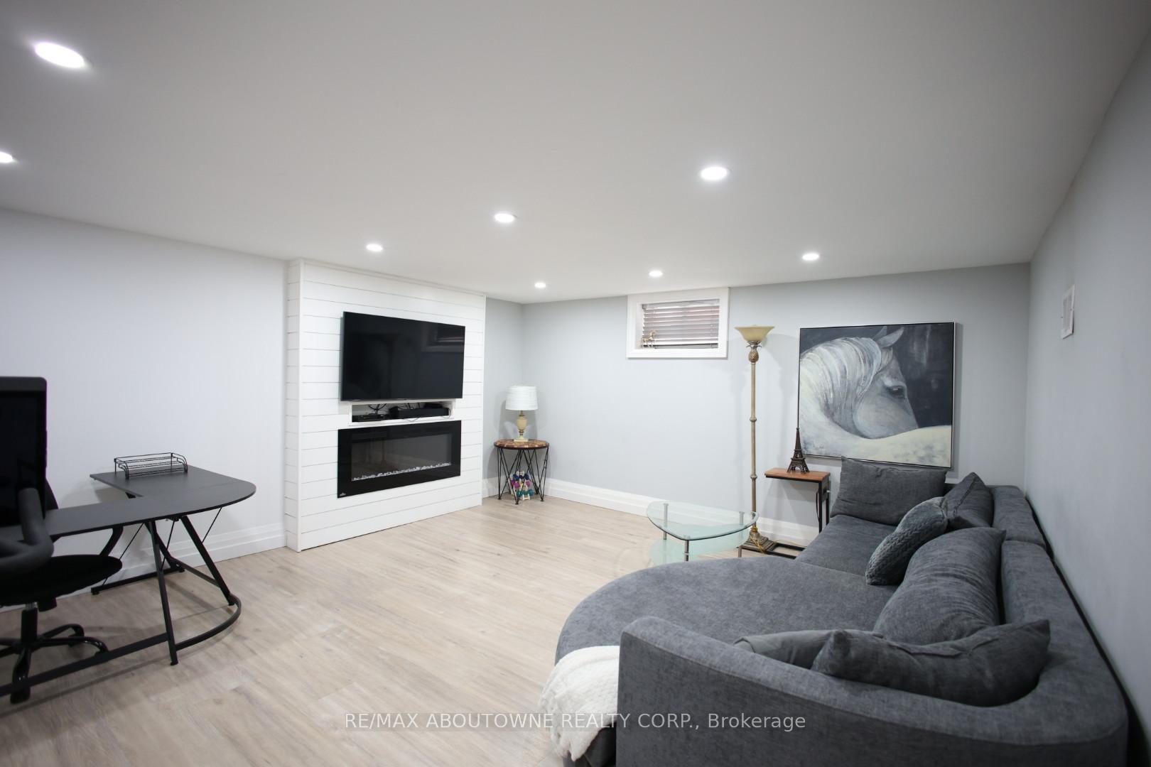 Photo 23 of 66 Grant Boulevard, Hamilton, Dundas — HOMEH