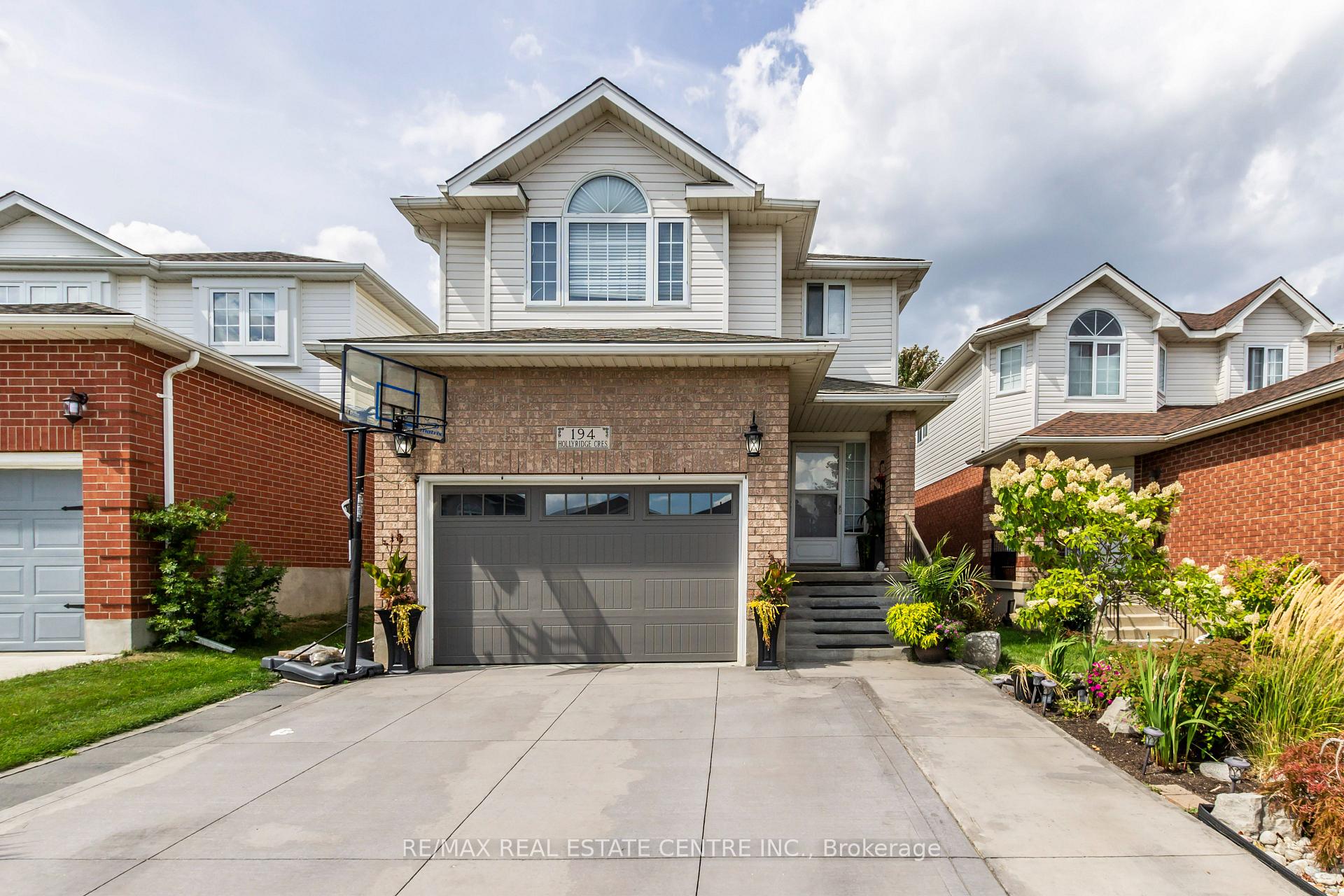 Photo 4 of 194 Hollyridge Crescent, Kitchener — HOMEH