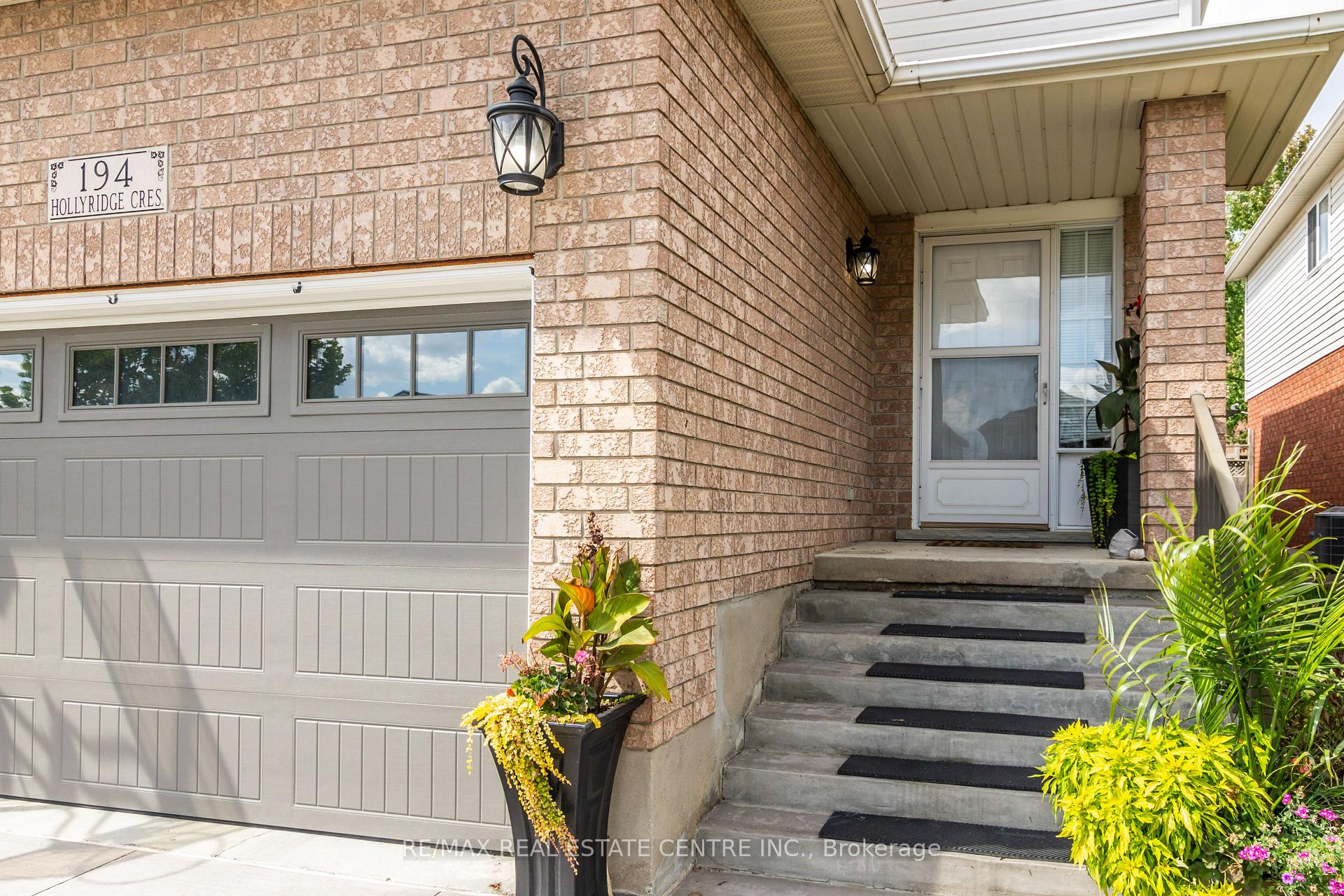Photo 5 of 194 Hollyridge Crescent, Kitchener — HOMEH