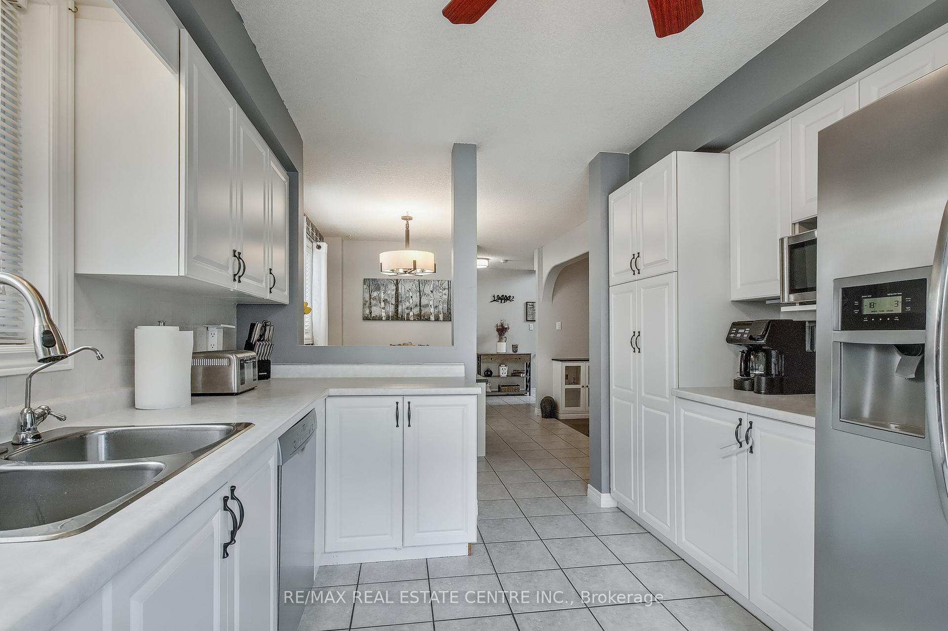 Photo 13 of 194 Hollyridge Crescent, Kitchener — HOMEH