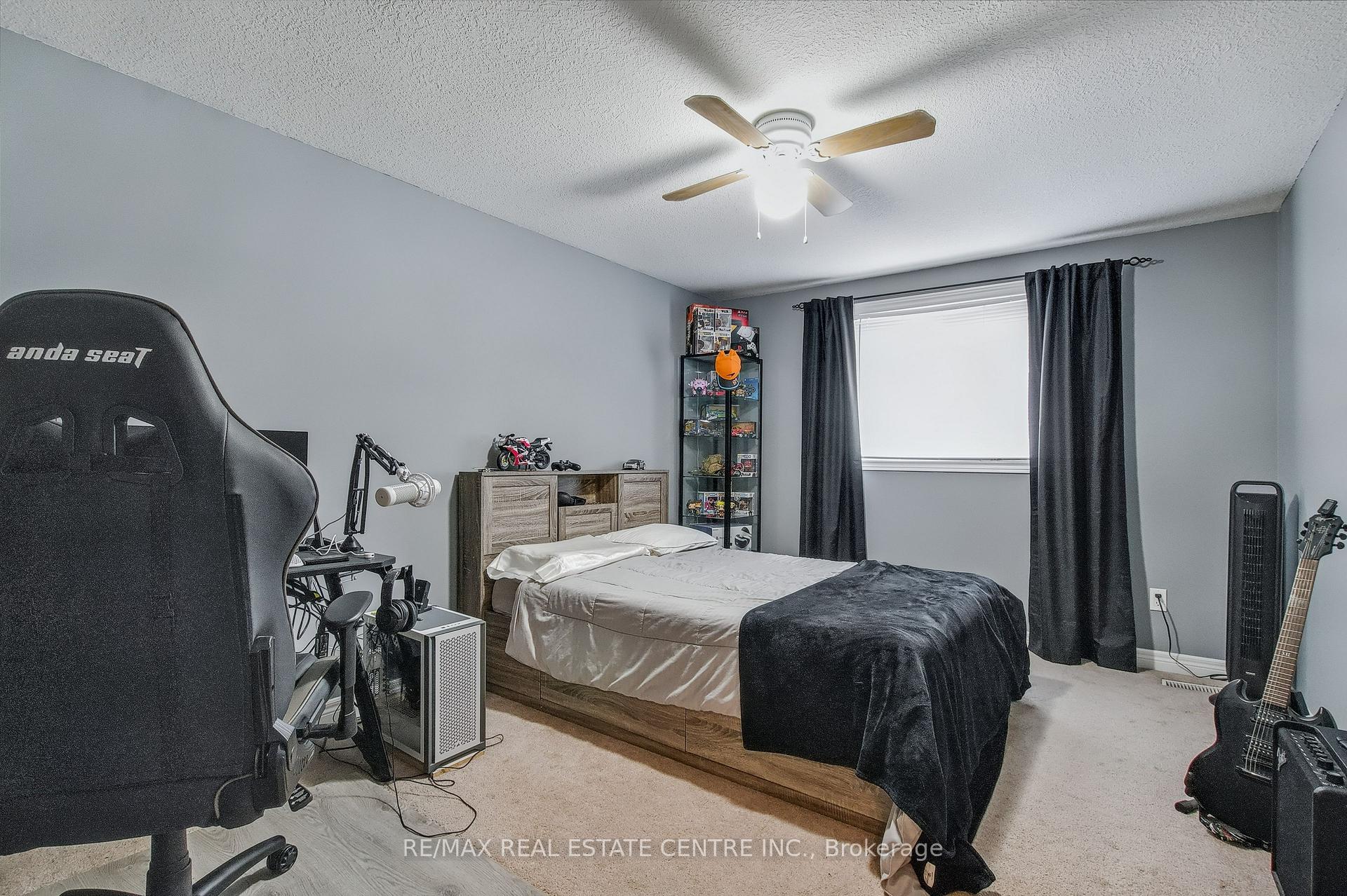 Photo 19 of 194 Hollyridge Crescent, Kitchener — HOMEH