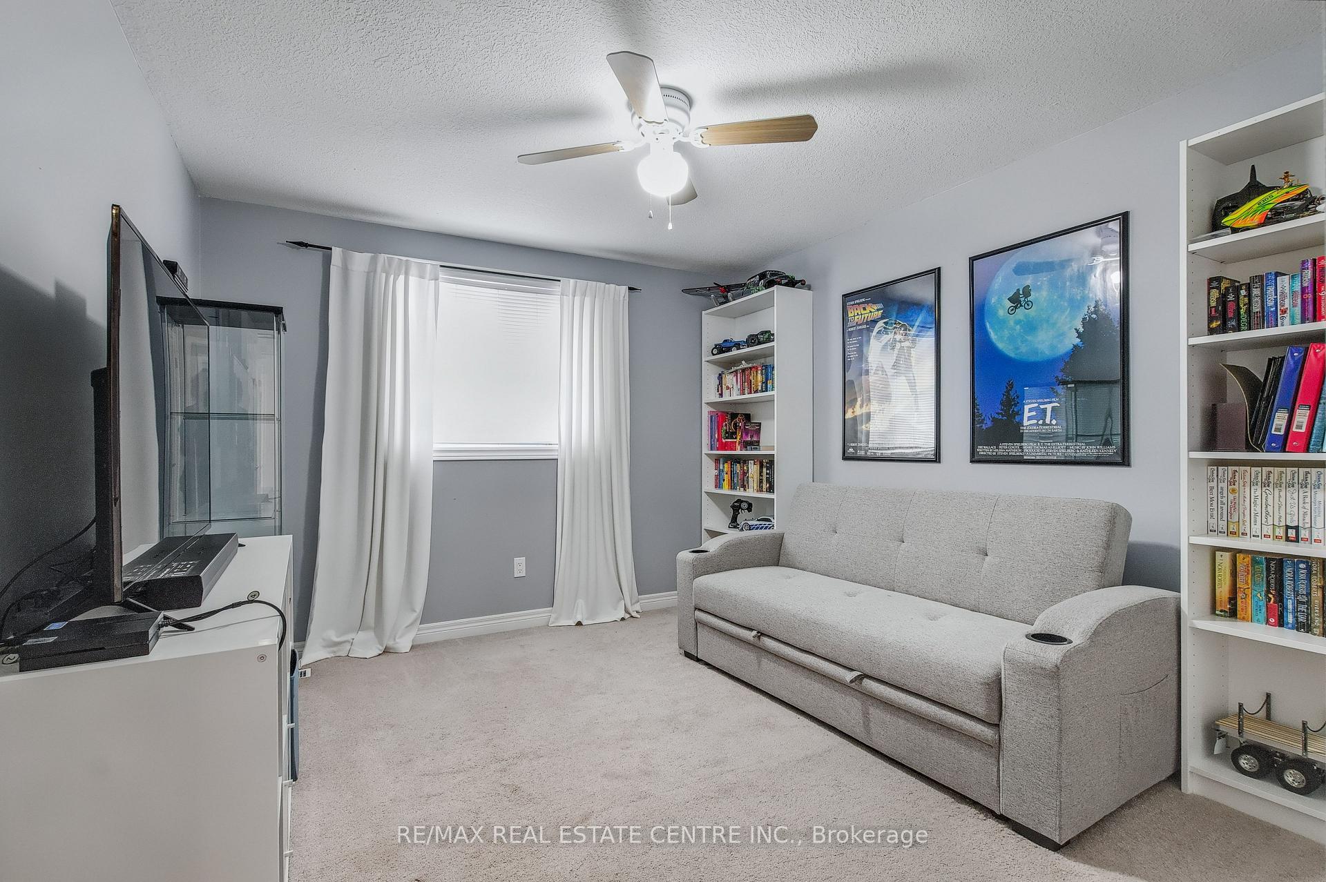 Photo 21 of 194 Hollyridge Crescent, Kitchener — HOMEH