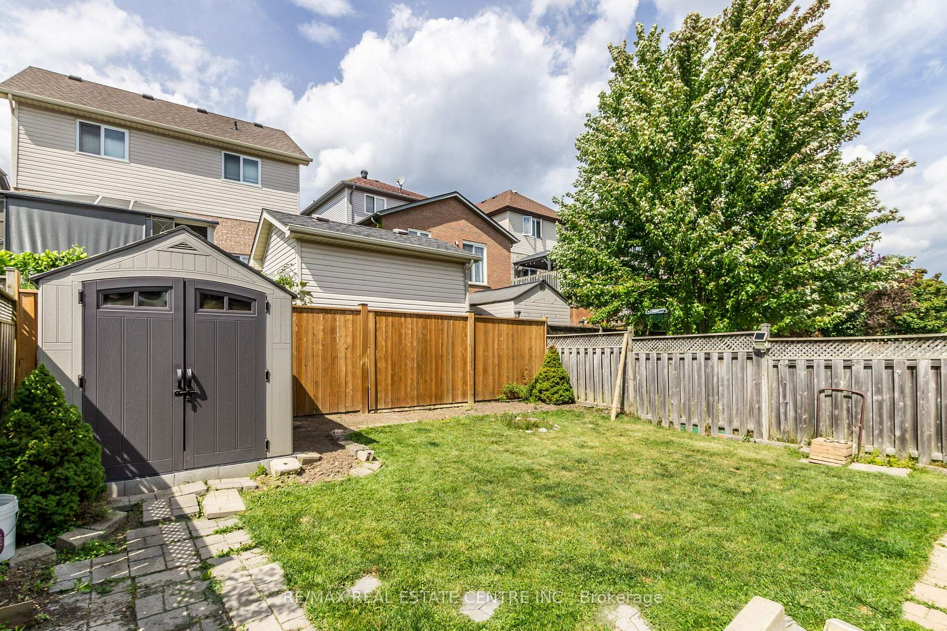 Photo 35 of 194 Hollyridge Crescent, Kitchener — HOMEH