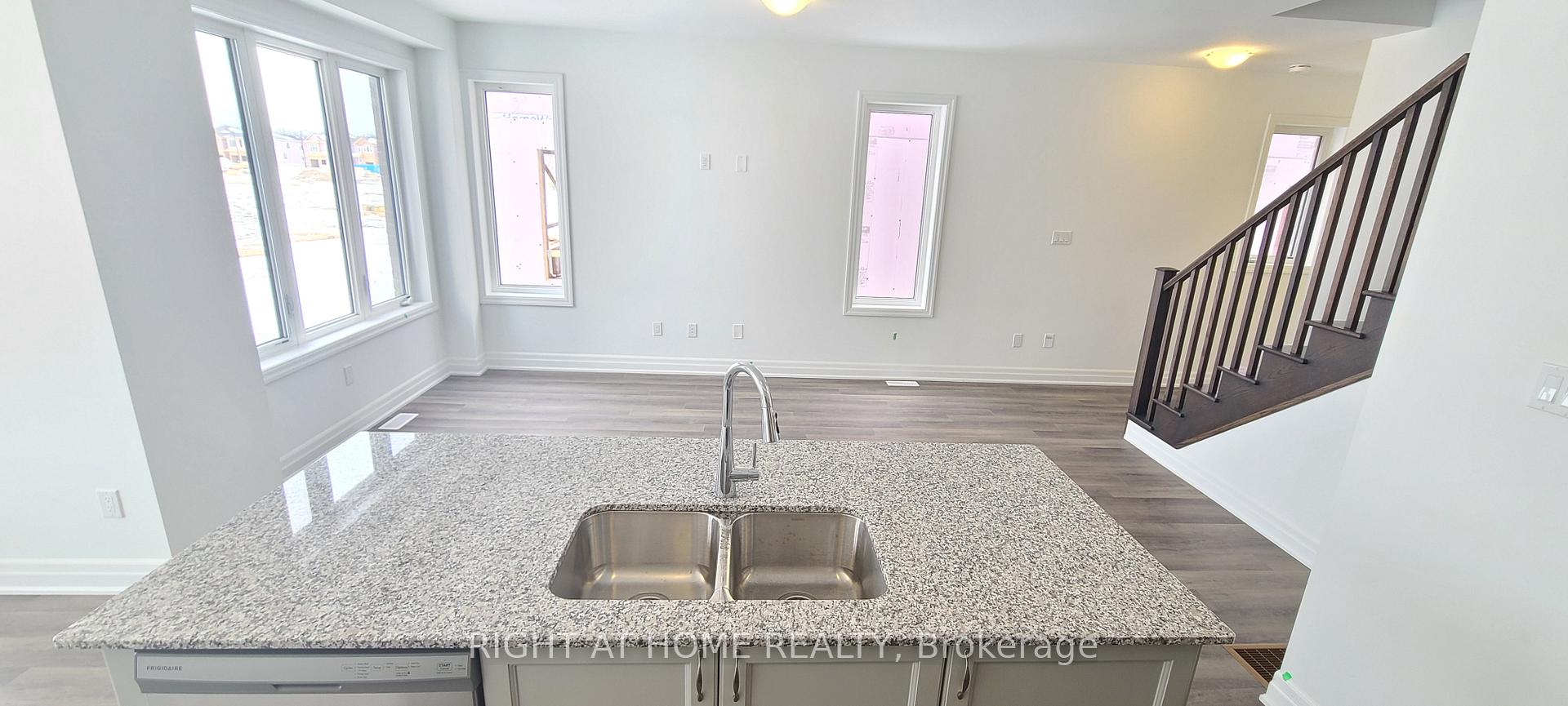 Photo 26 of 121 Forestwalk Street, Kitchener — HOMEH